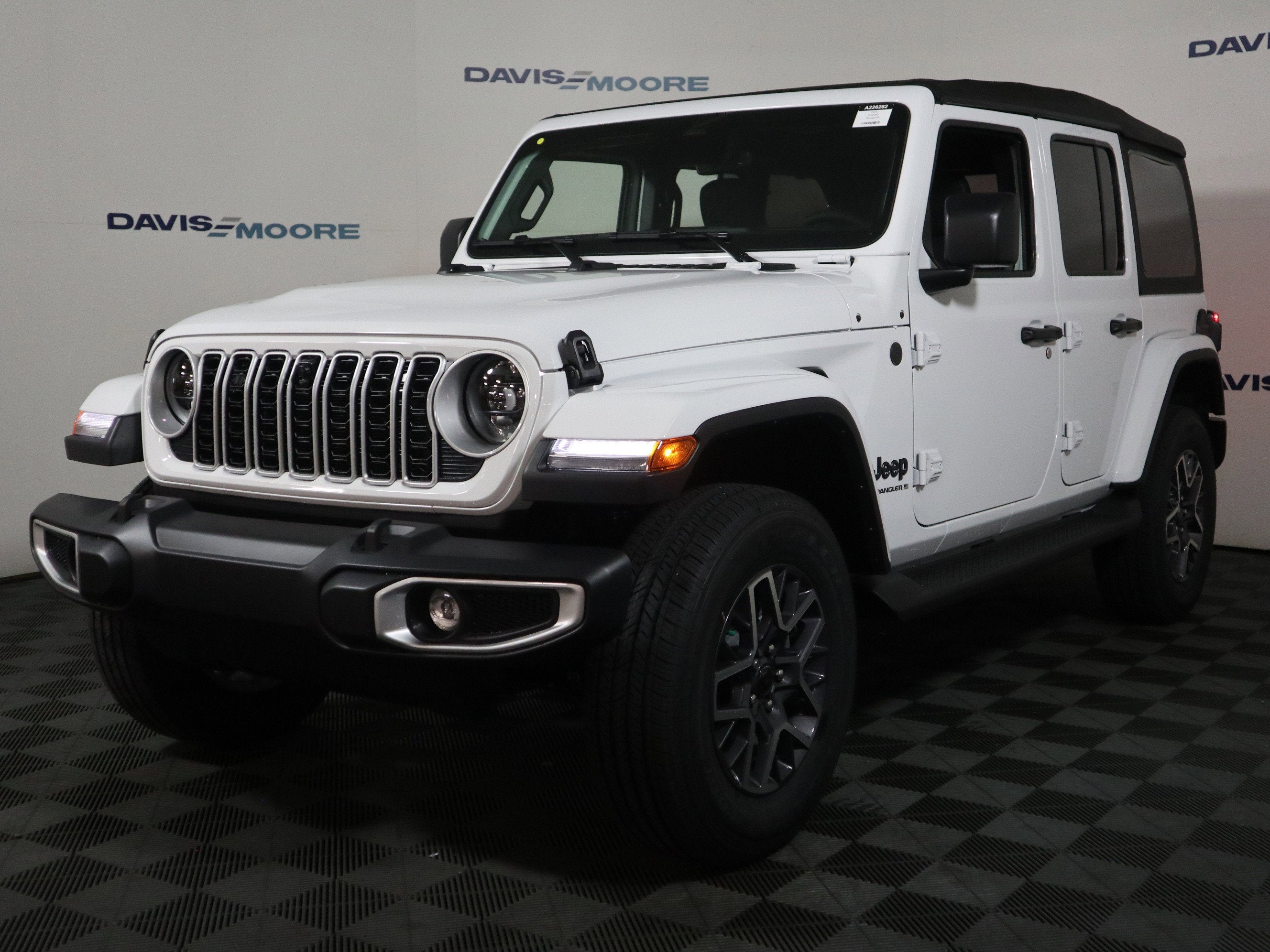 2026 Jeep Wrangler Sahara 4x4