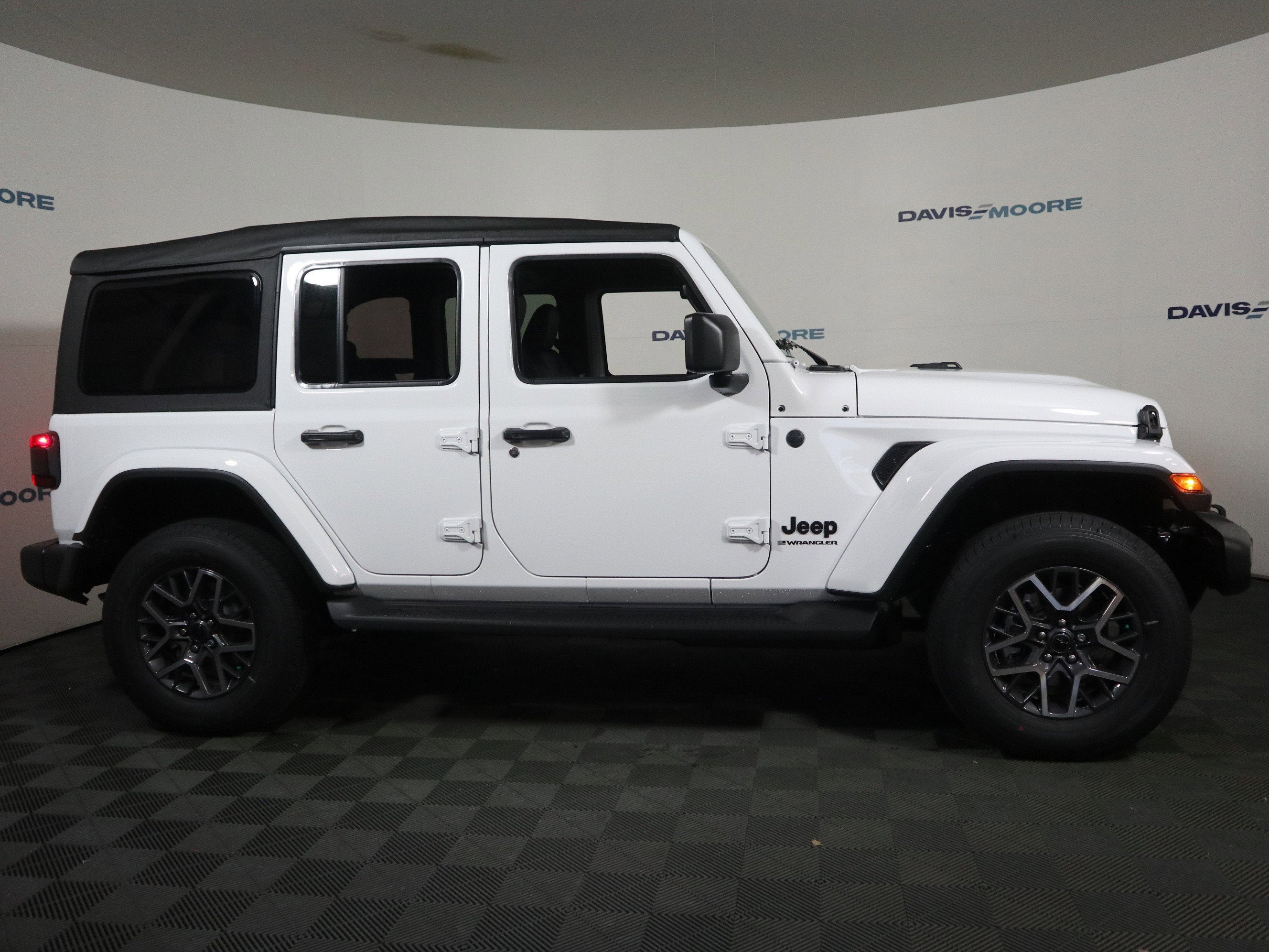 2026 Jeep Wrangler Sahara 4x4