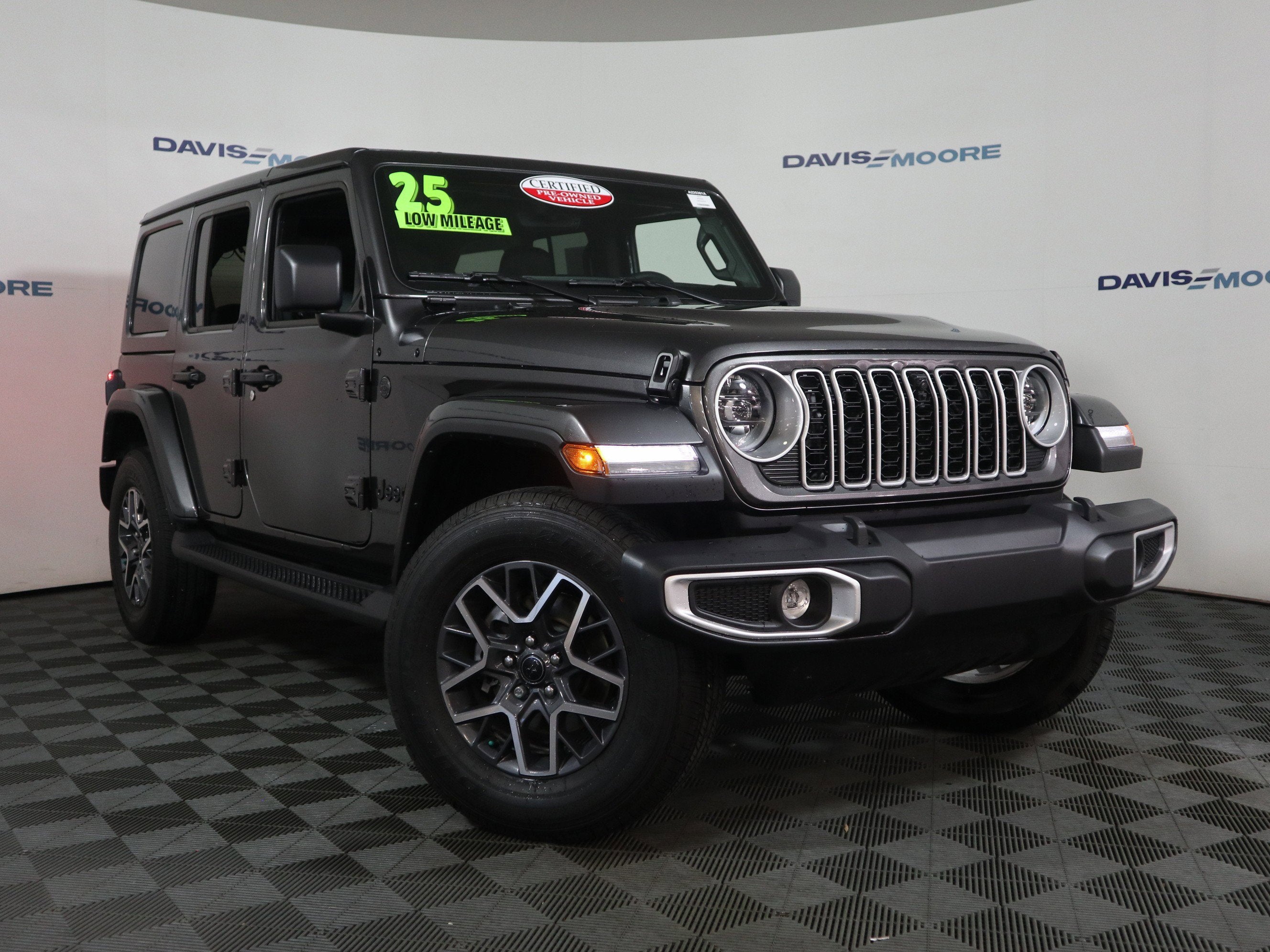 2025 Jeep Wrangler Sahara 4x4