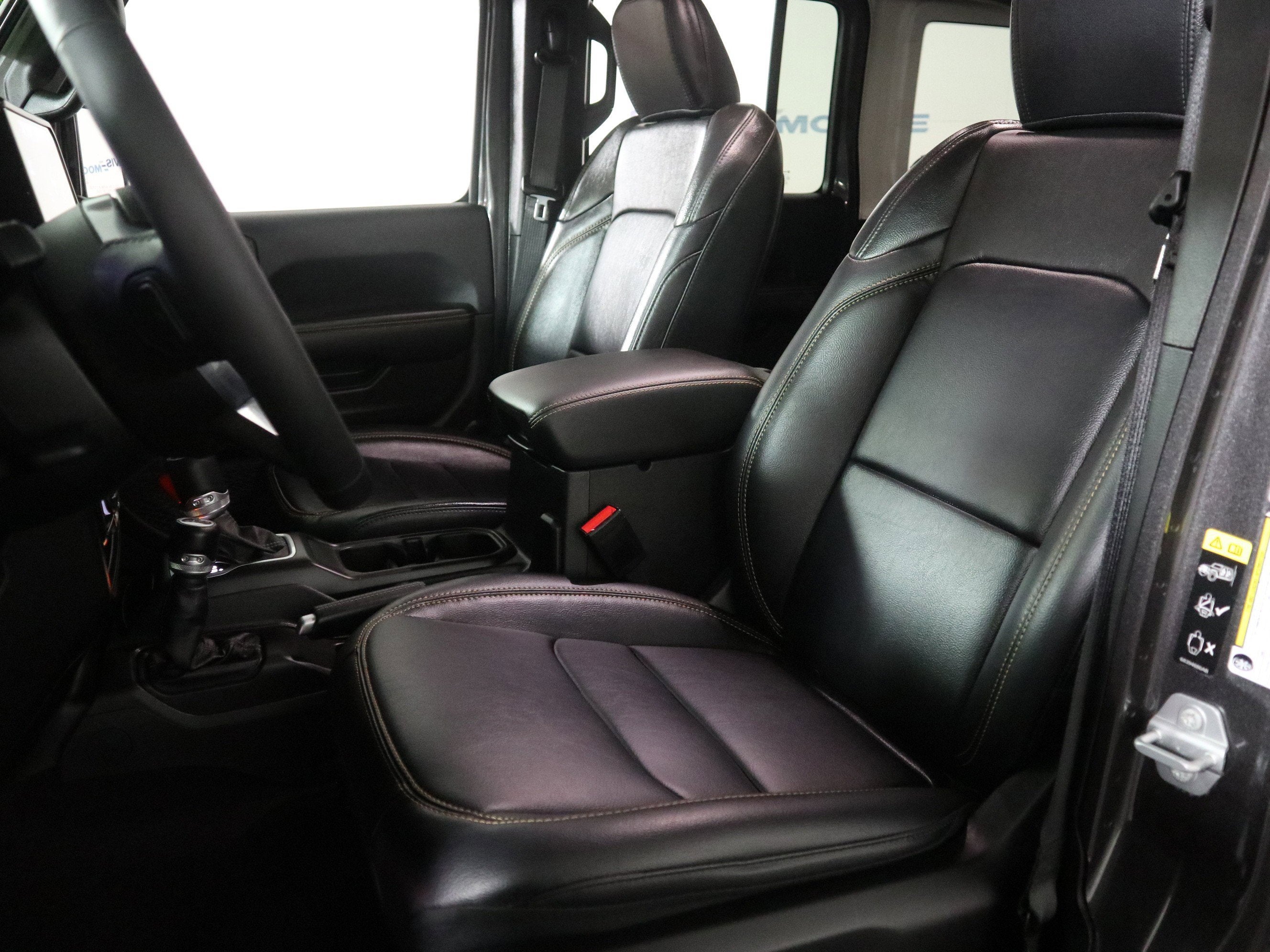 2025 Jeep Wrangler Sahara 4x4