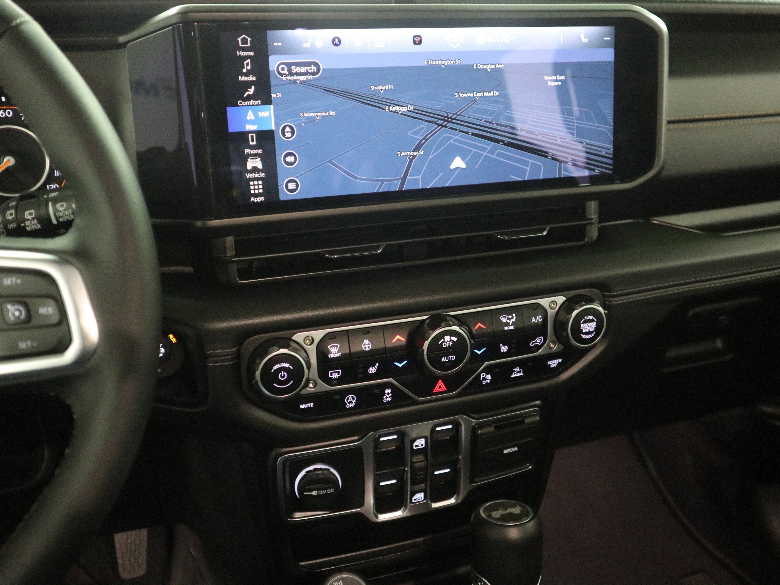 2025 Jeep Wrangler Sahara 4x4