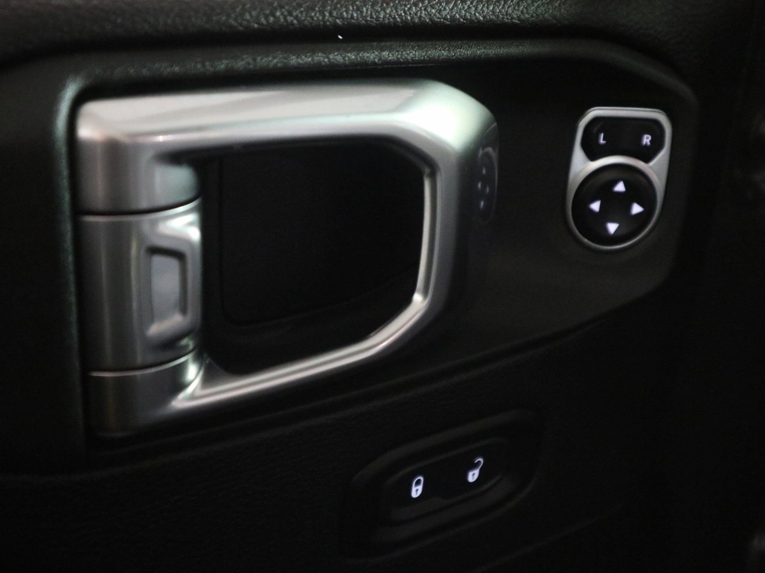 2025 Jeep Wrangler Sahara 4x4