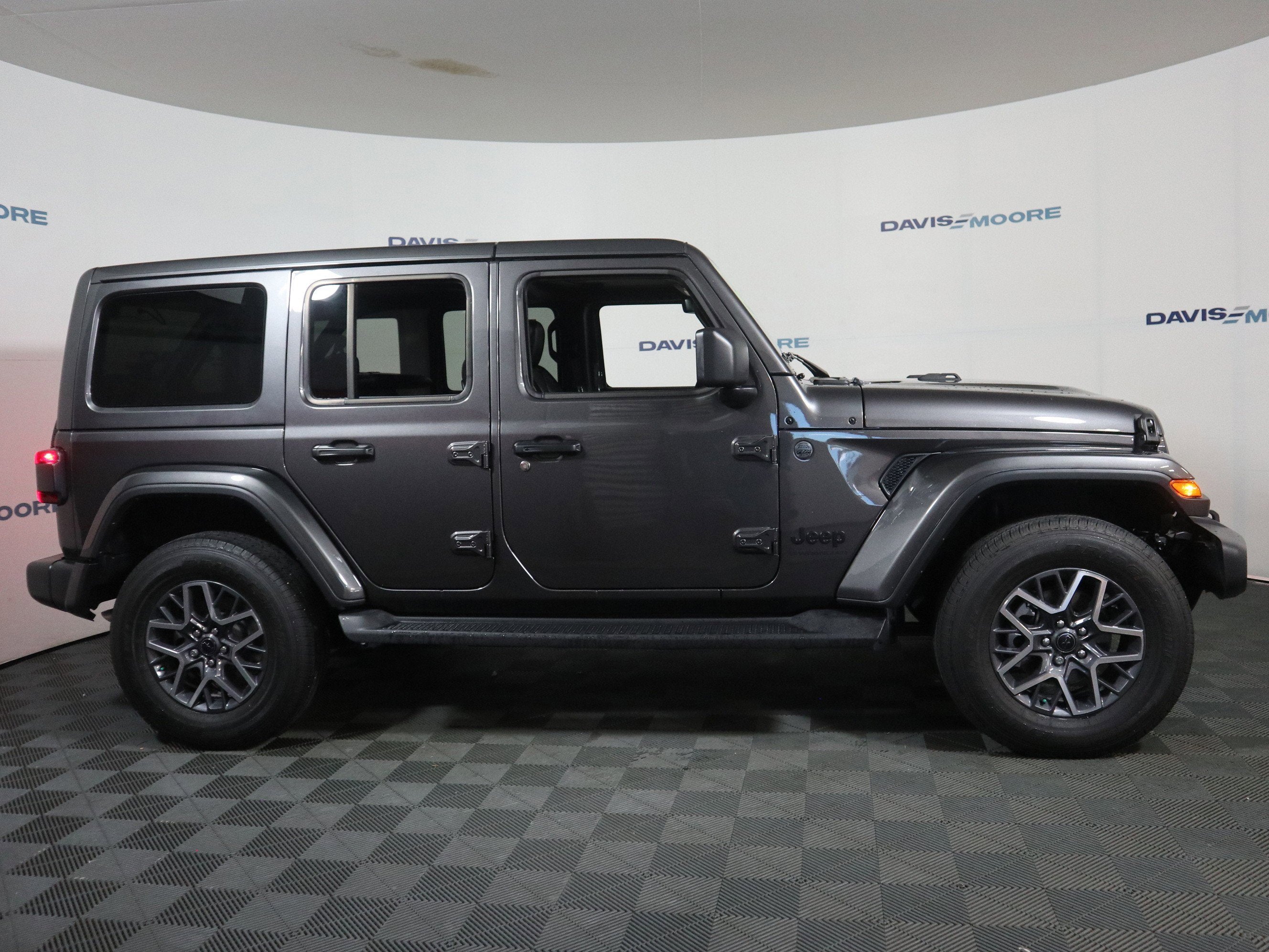 2025 Jeep Wrangler Sahara 4x4