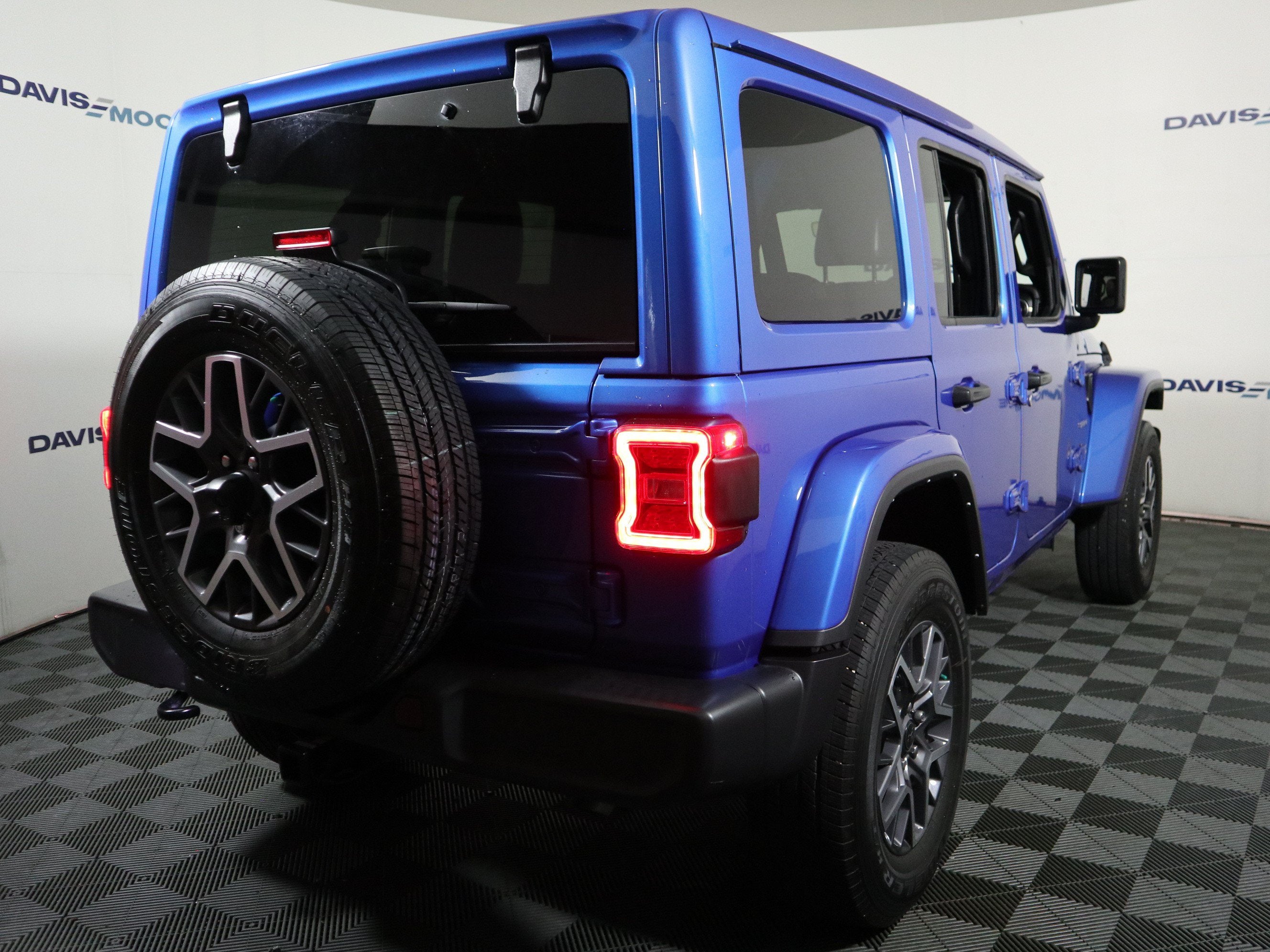 2024 Jeep Wrangler Sahara 4x4