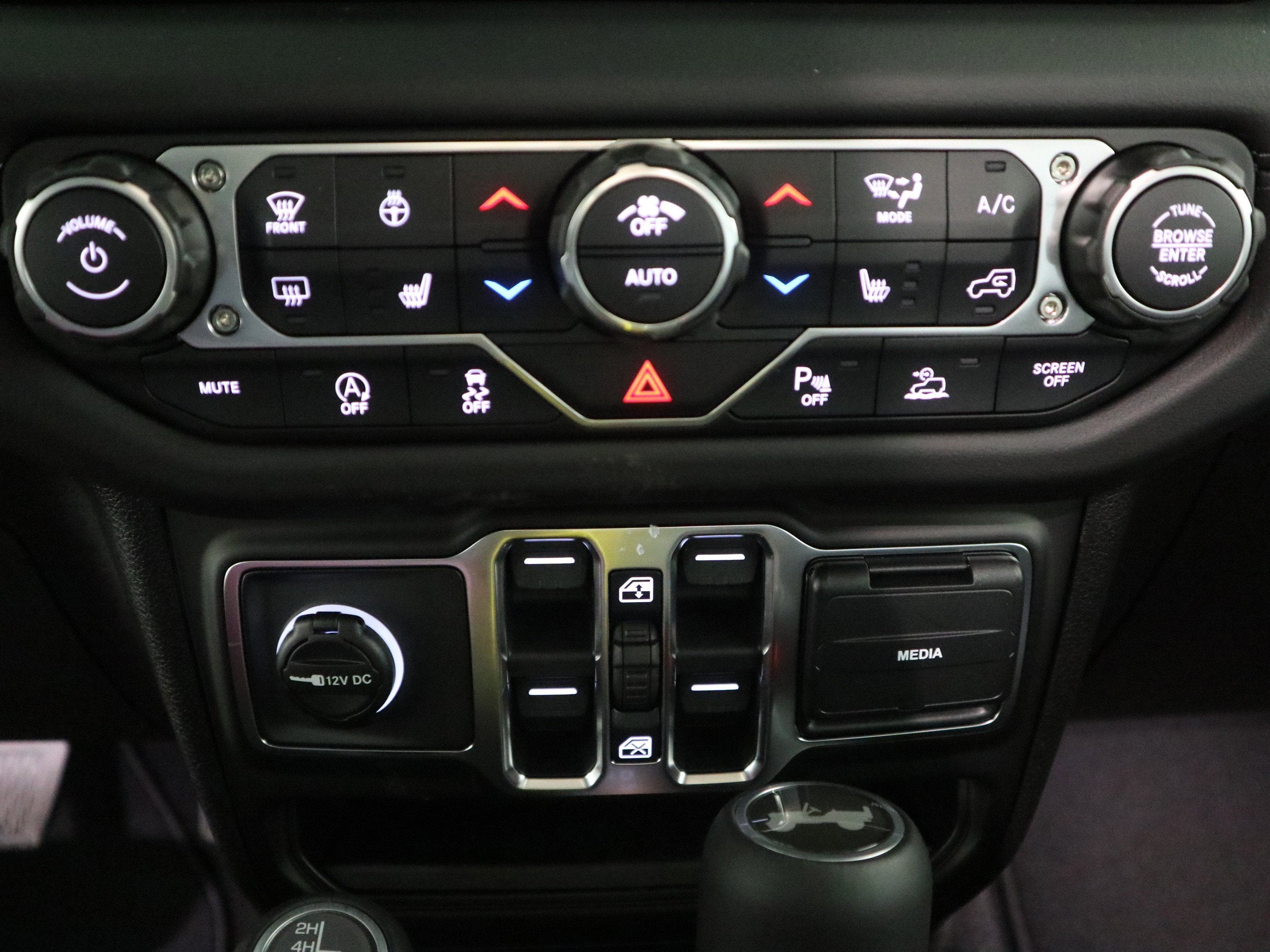 2026 Jeep Wrangler Sahara 4x4