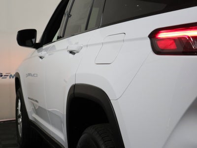 2026 Jeep Grand Cherokee Laredo 4x4