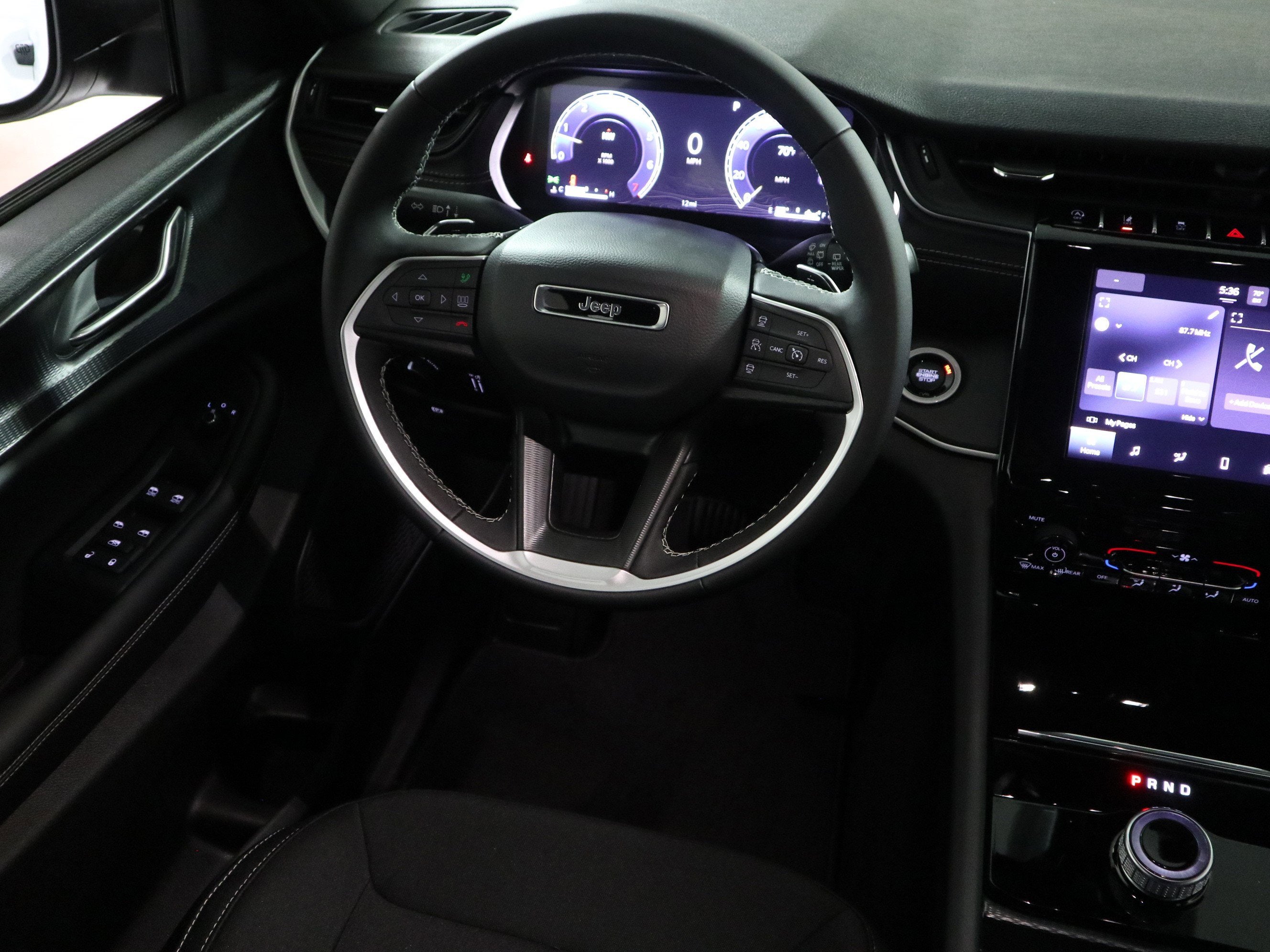 2026 Jeep Grand Cherokee Laredo 4x4