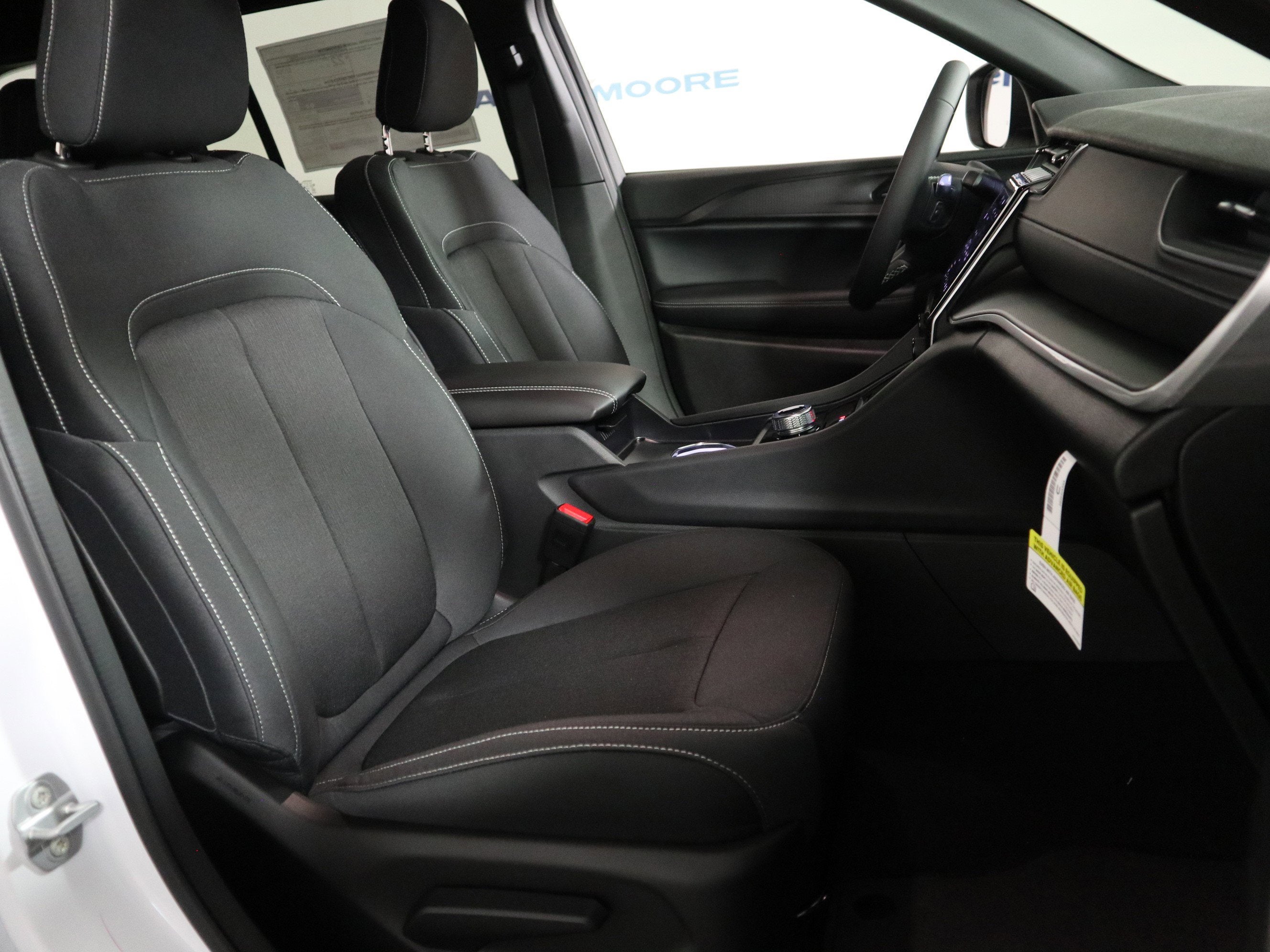 2026 Jeep Grand Cherokee Laredo 4x4