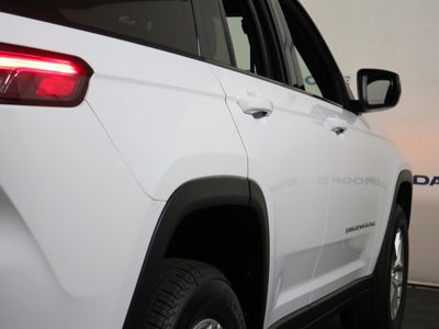 2026 Jeep Grand Cherokee Laredo 4x4