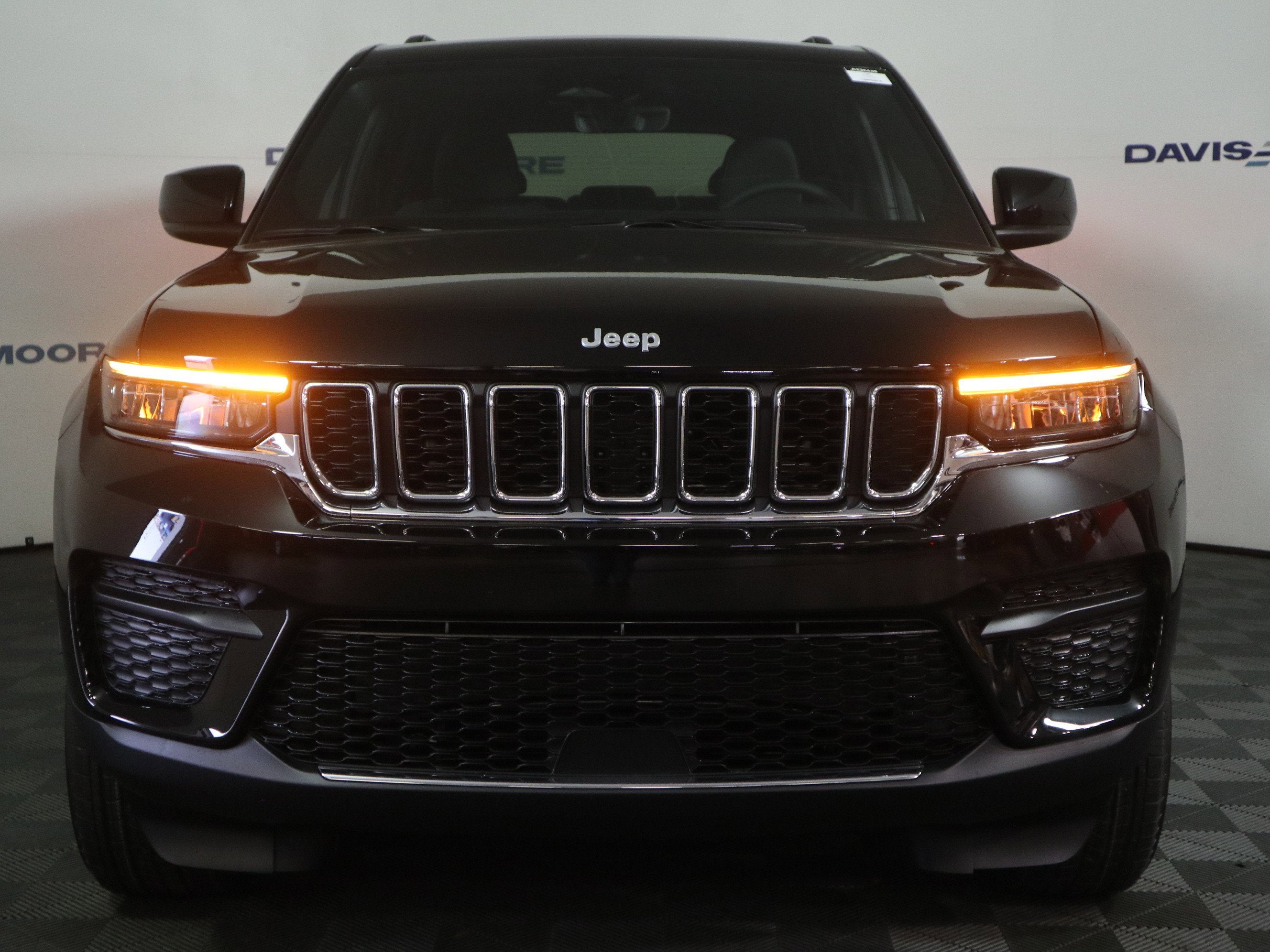 2026 Jeep Grand Cherokee Laredo X 4x4