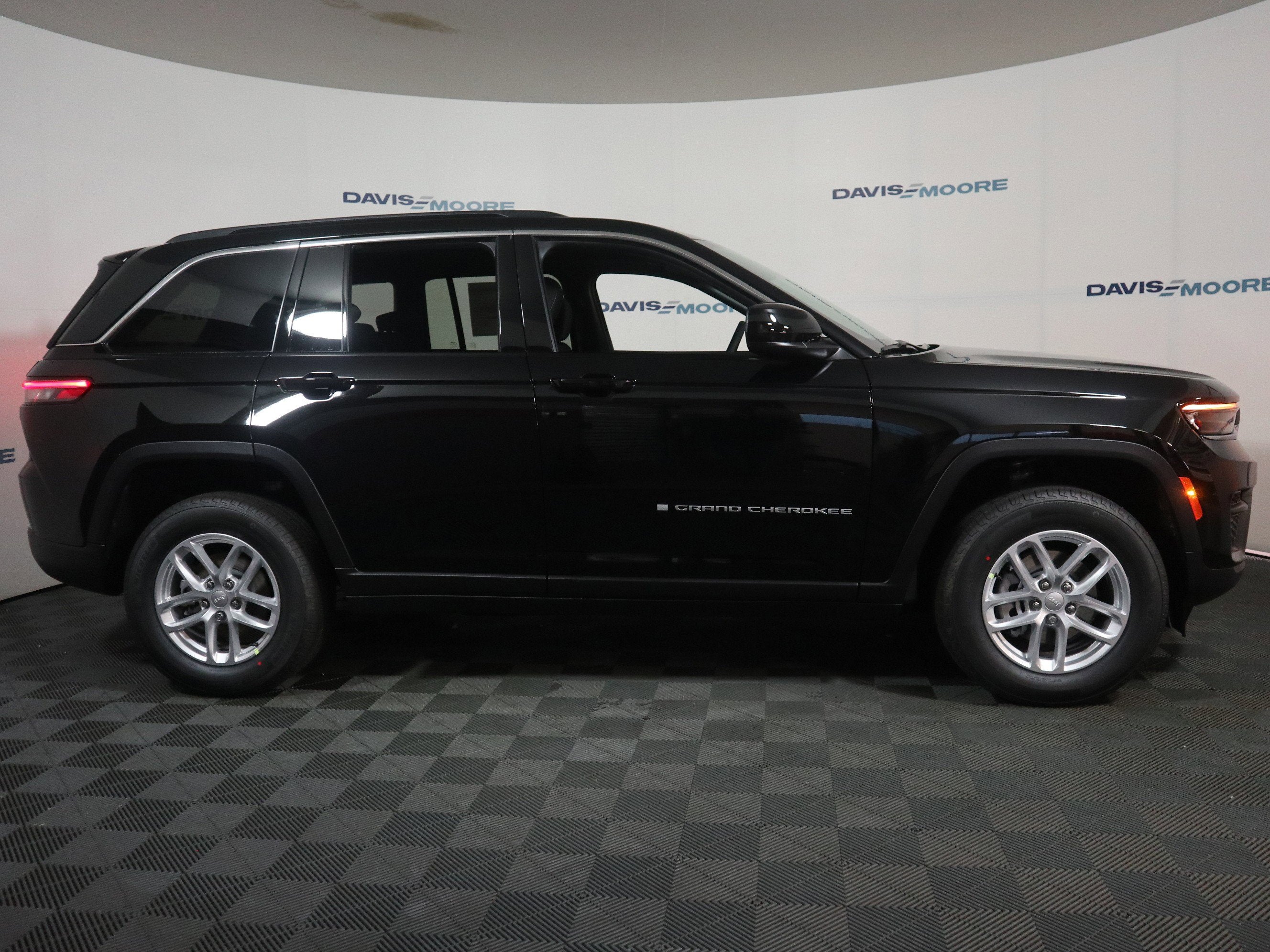 2026 Jeep Grand Cherokee Laredo X 4x4
