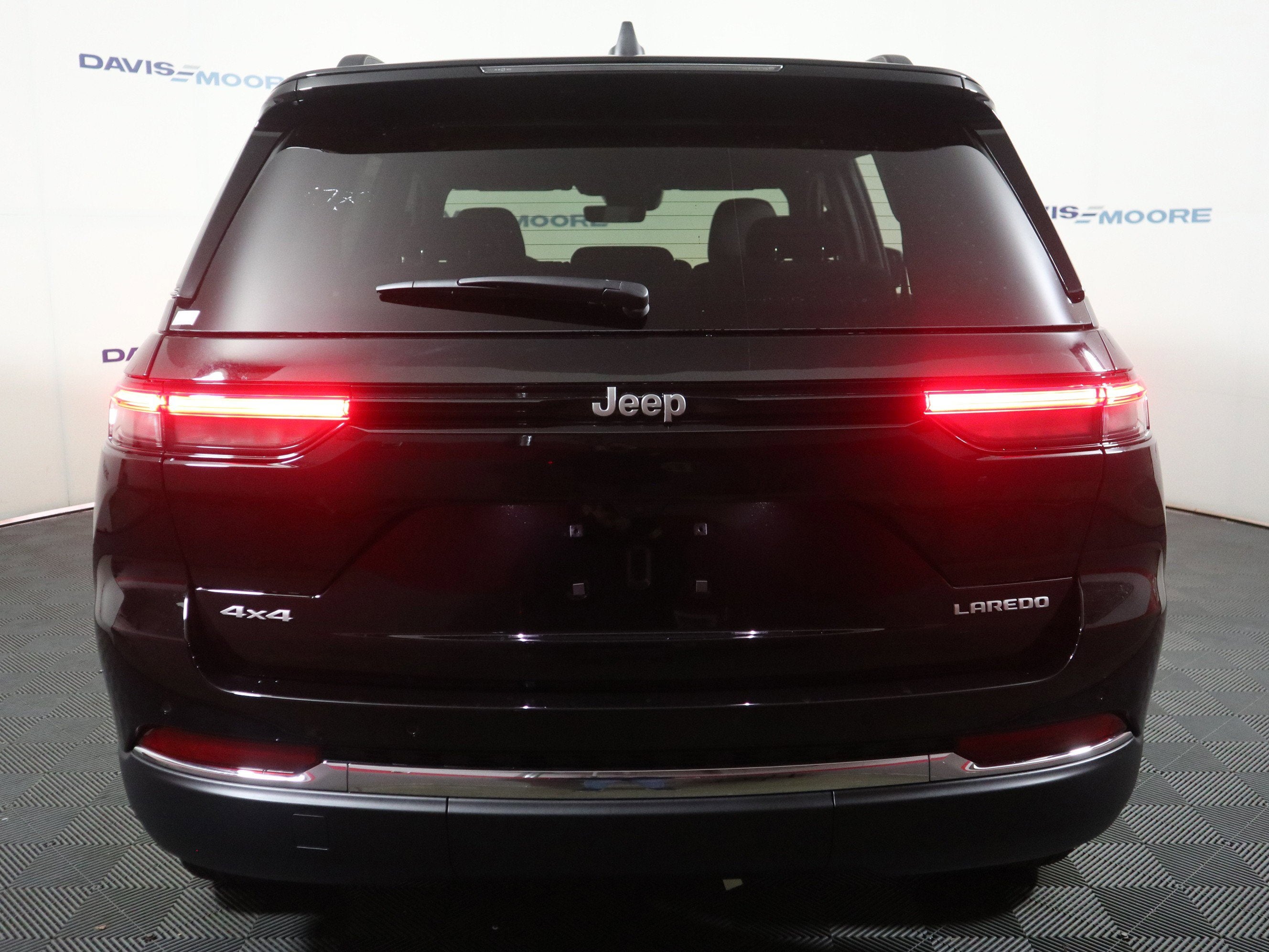 2026 Jeep Grand Cherokee Laredo X 4x4