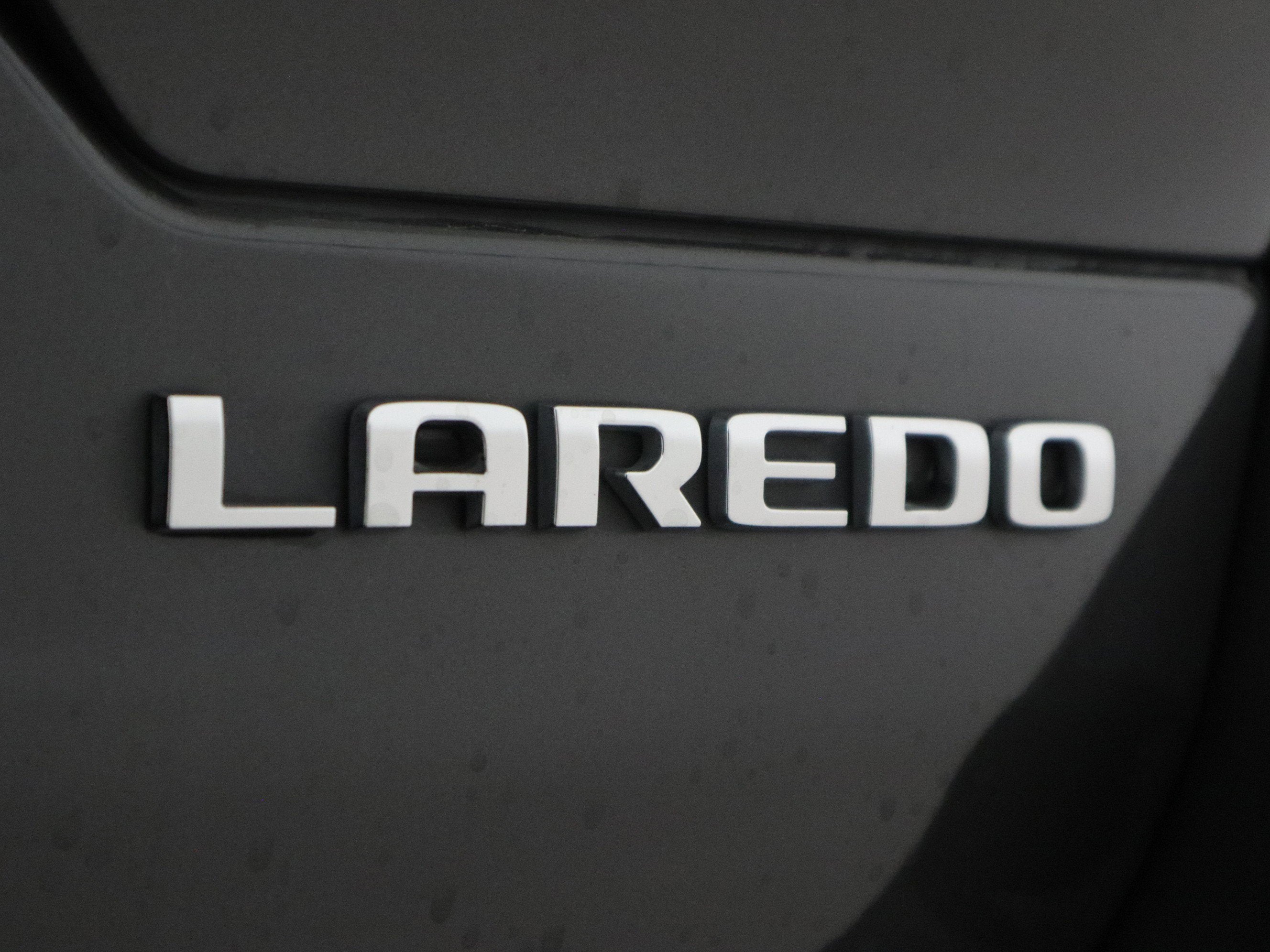 2023 Jeep Grand Cherokee Laredo 4x4