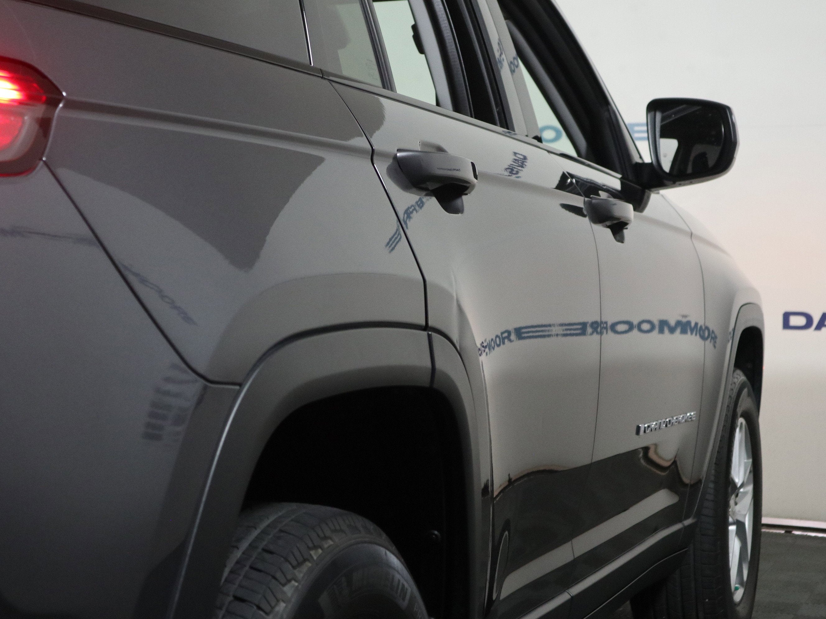 2023 Jeep Grand Cherokee Laredo 4x4