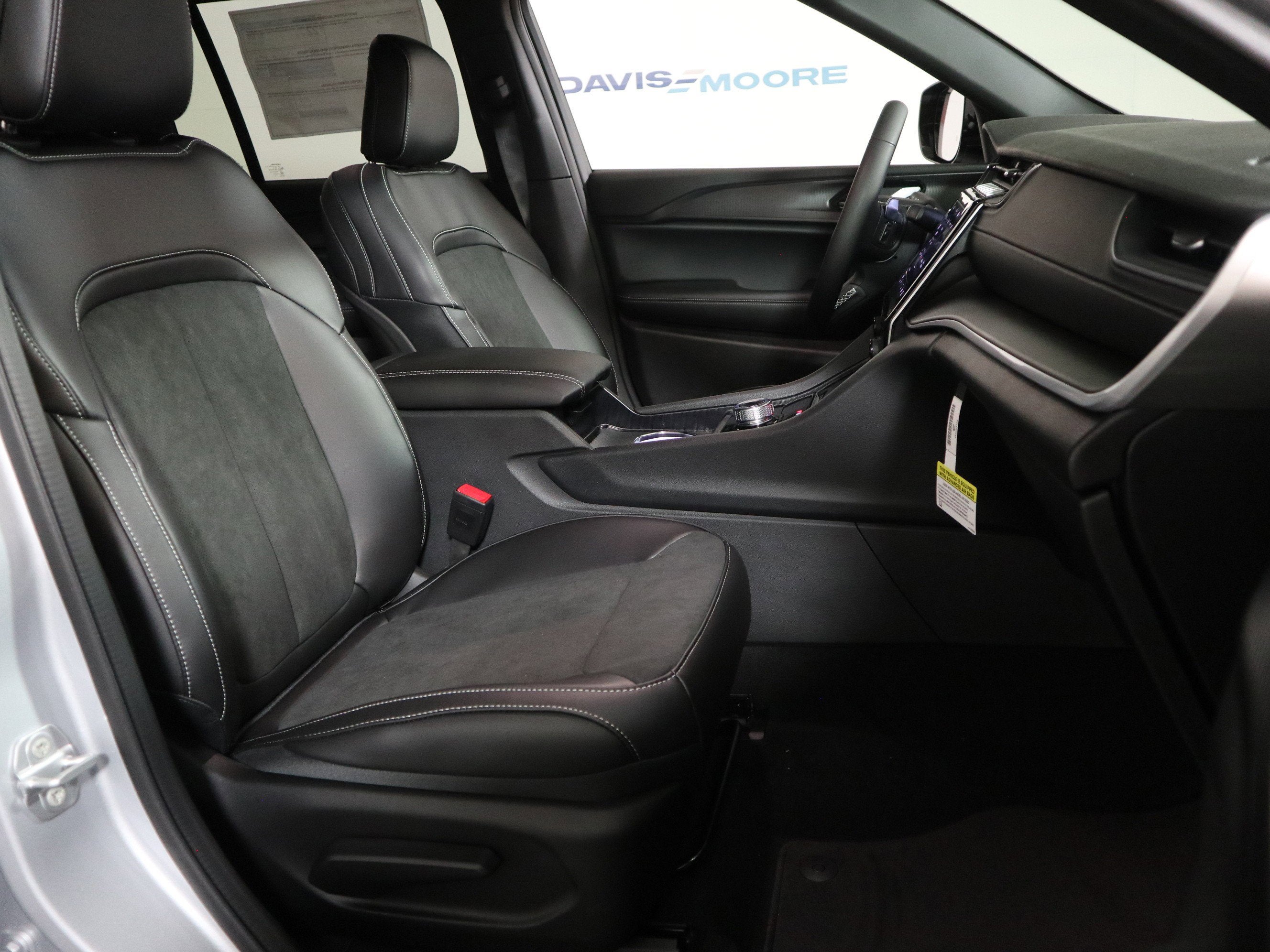 2025 Jeep Grand Cherokee Altitude 4x4