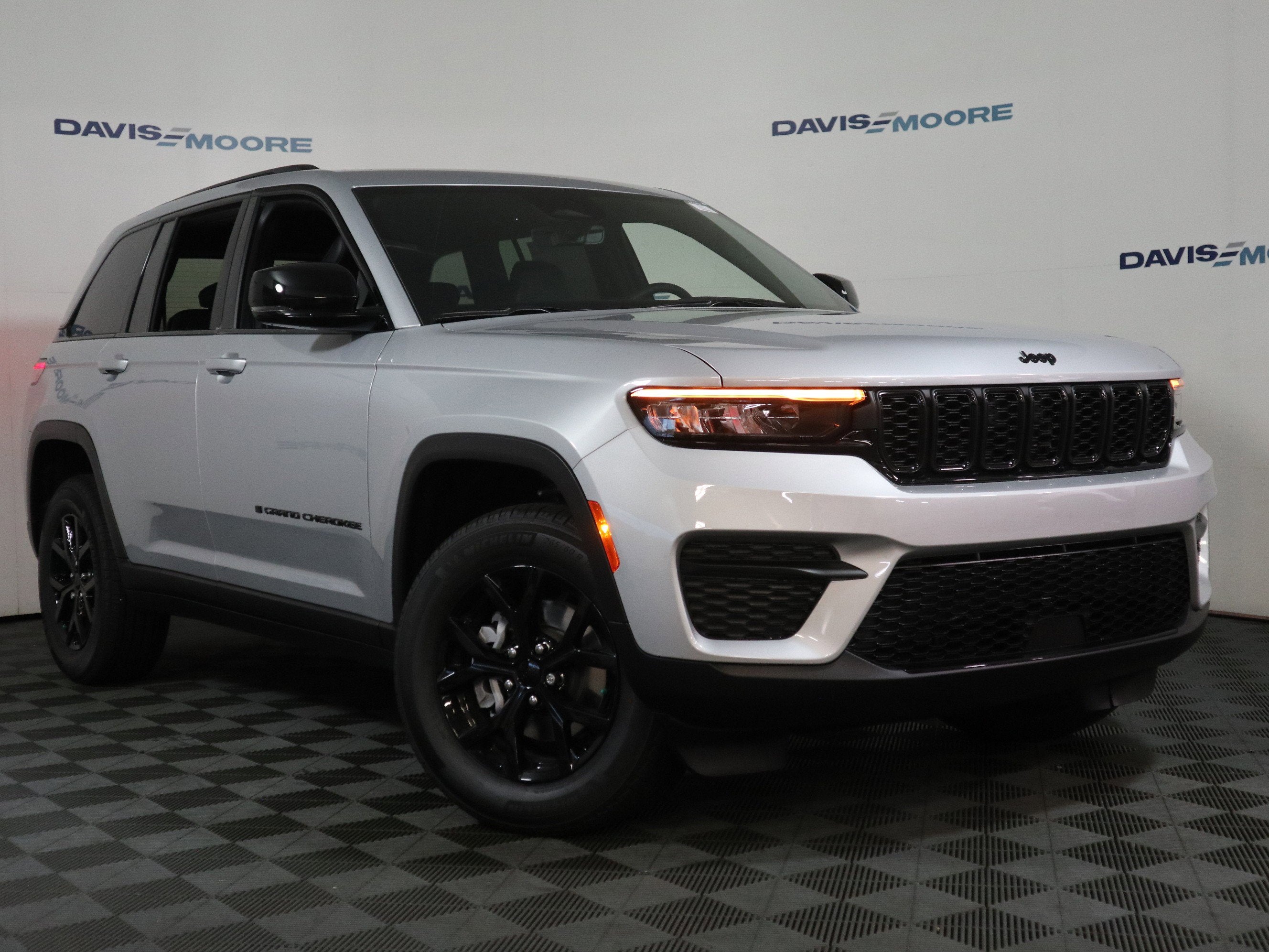 2025 Jeep Grand Cherokee Altitude 4x4