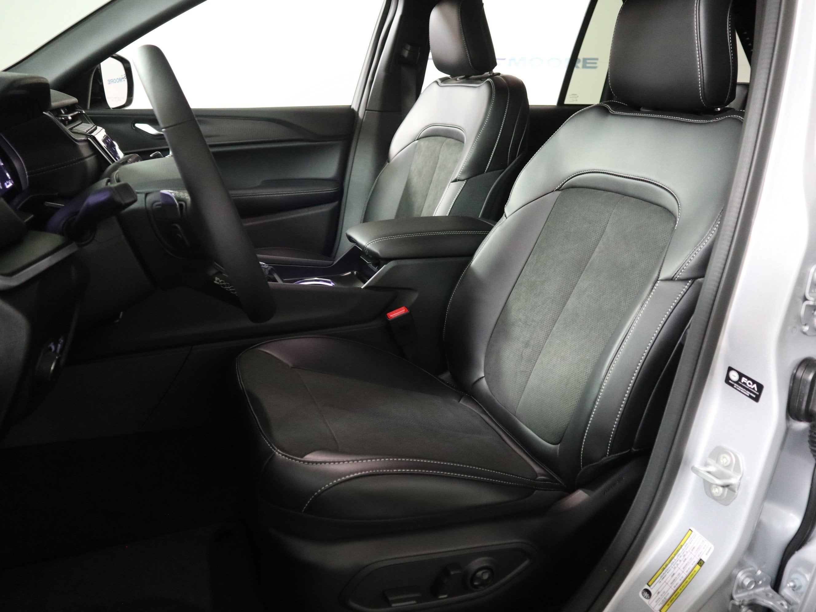 2025 Jeep Grand Cherokee Altitude 4x4