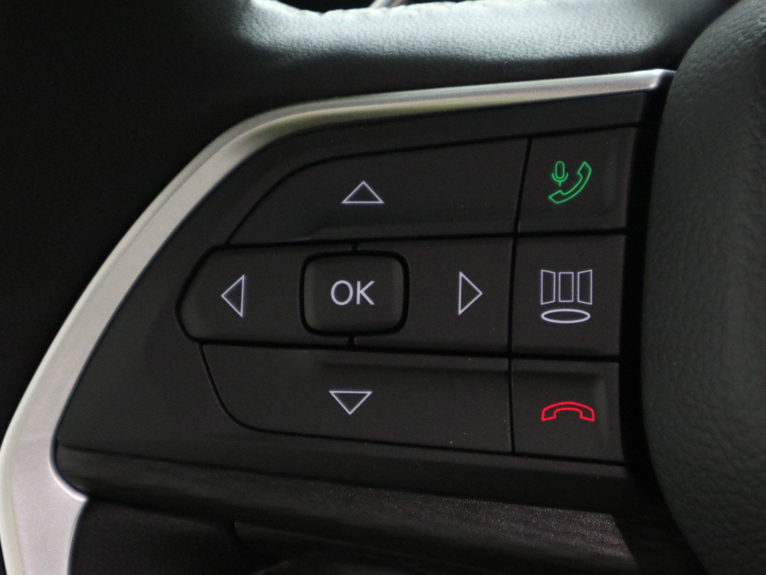 2026 Jeep Grand Cherokee Laredo 4x4