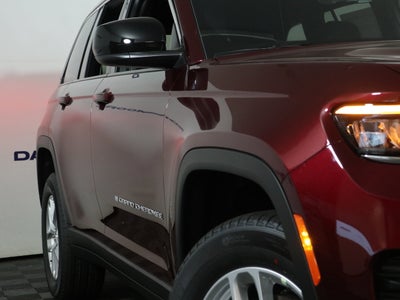 2026 Jeep Grand Cherokee Laredo 4x4