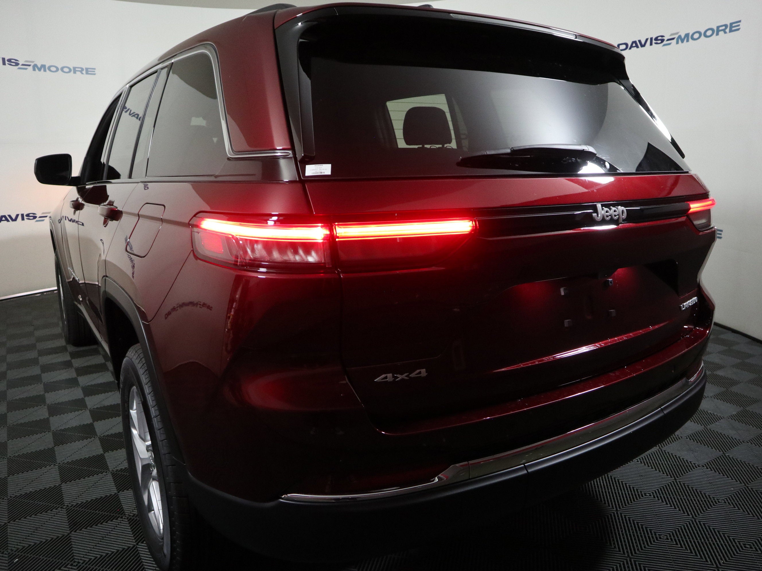 2026 Jeep Grand Cherokee Laredo 4x4