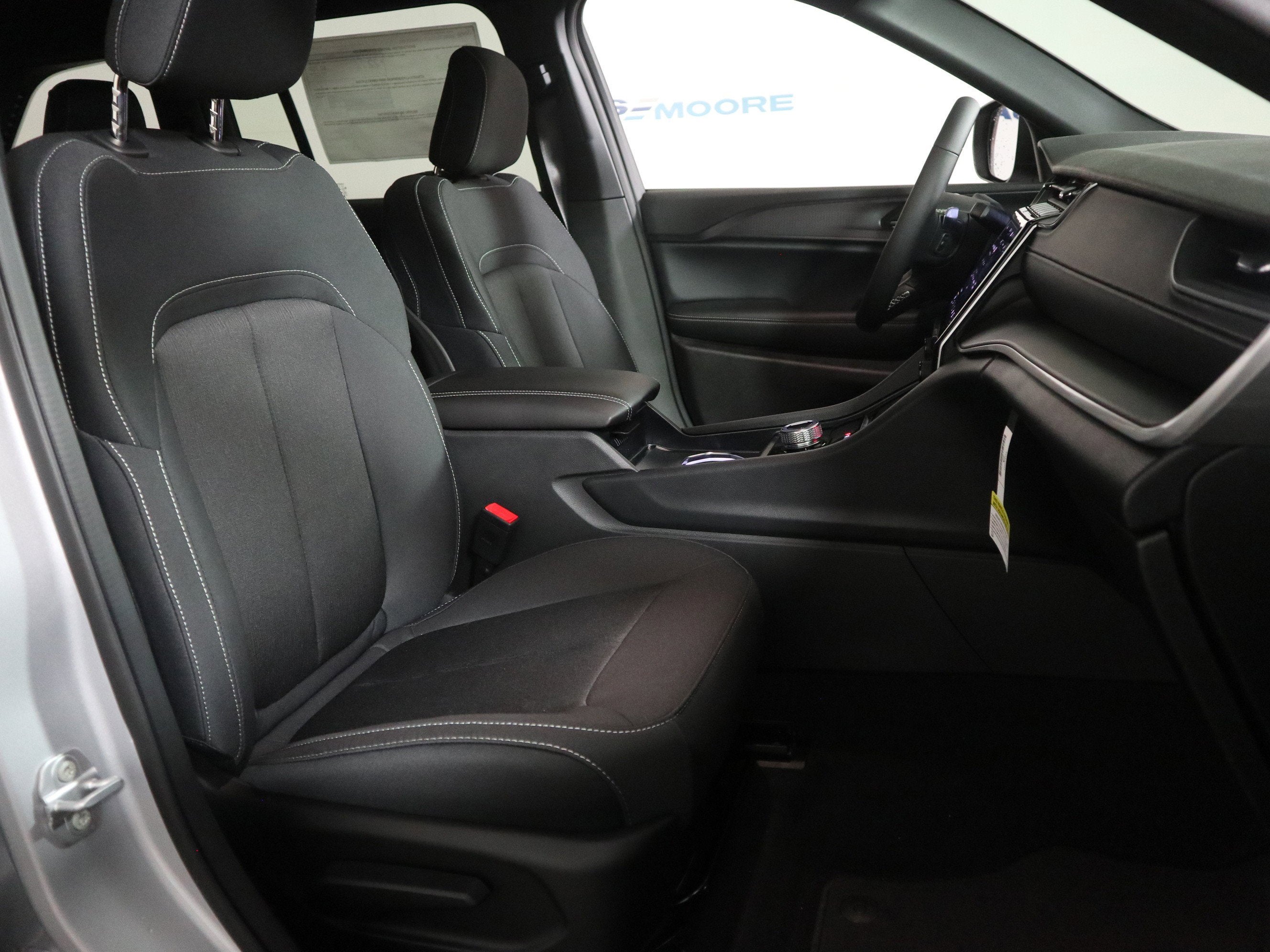 2026 Jeep Grand Cherokee Laredo X 4x4