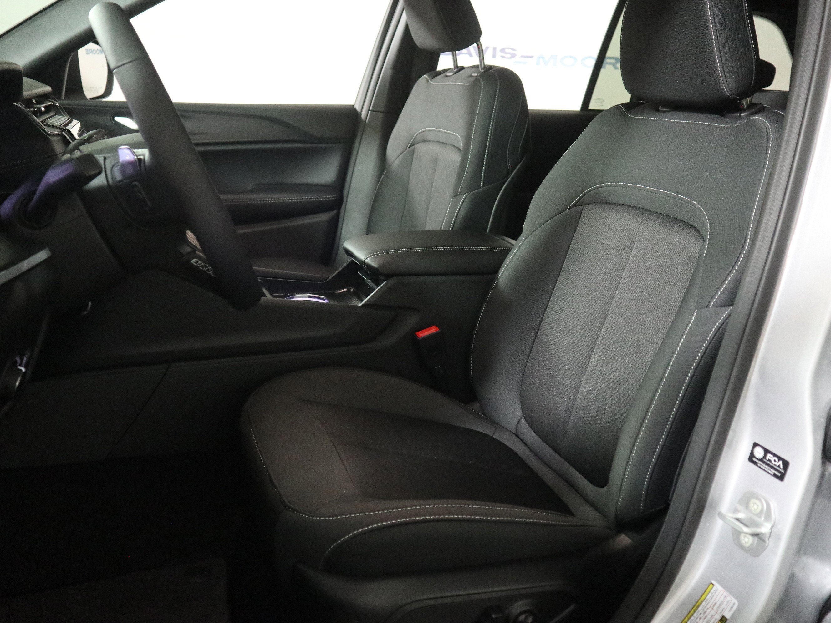 2026 Jeep Grand Cherokee Laredo X 4x4