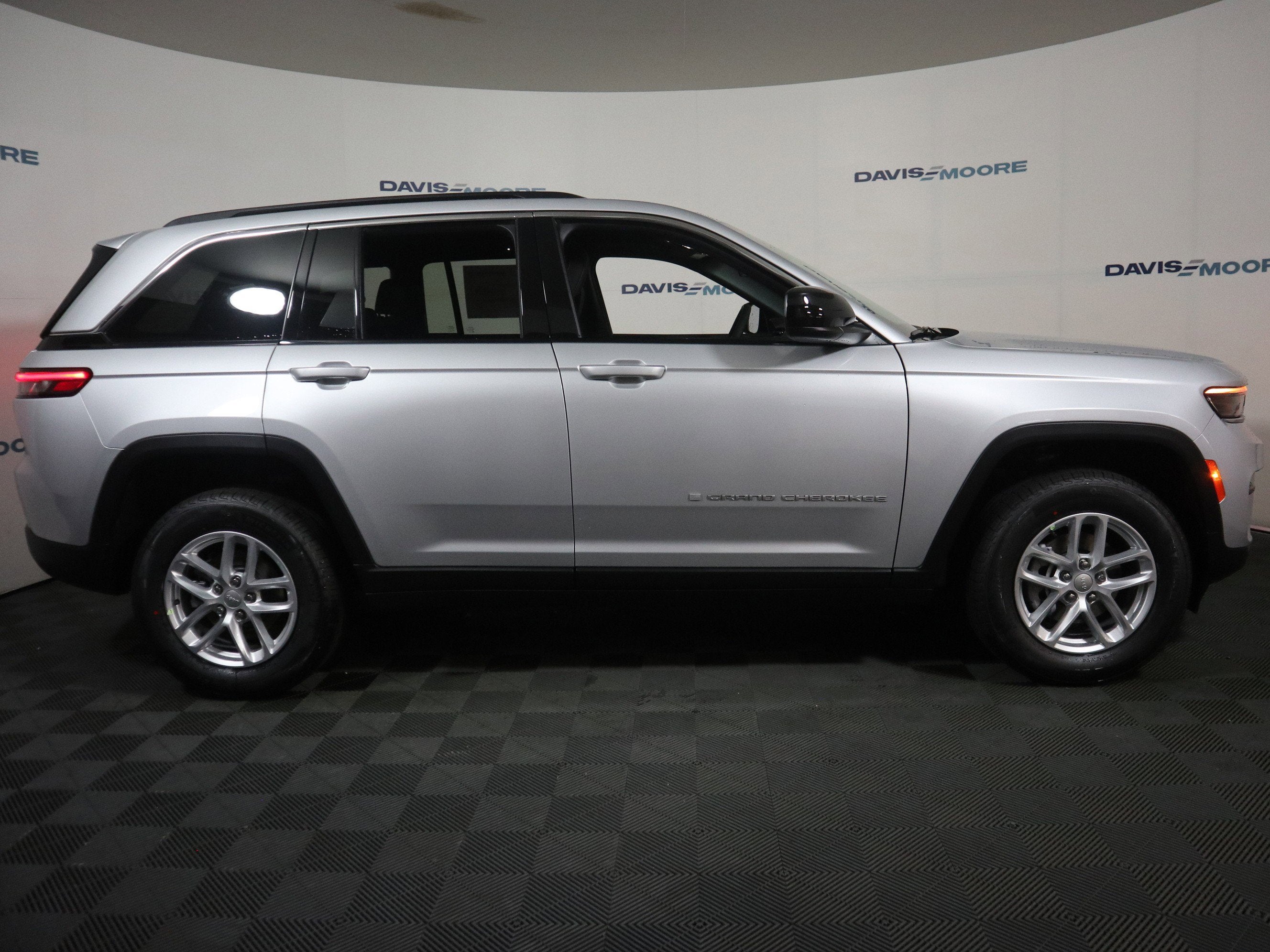 2026 Jeep Grand Cherokee Laredo X 4x4