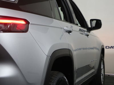 2026 Jeep Grand Cherokee Laredo X 4x4