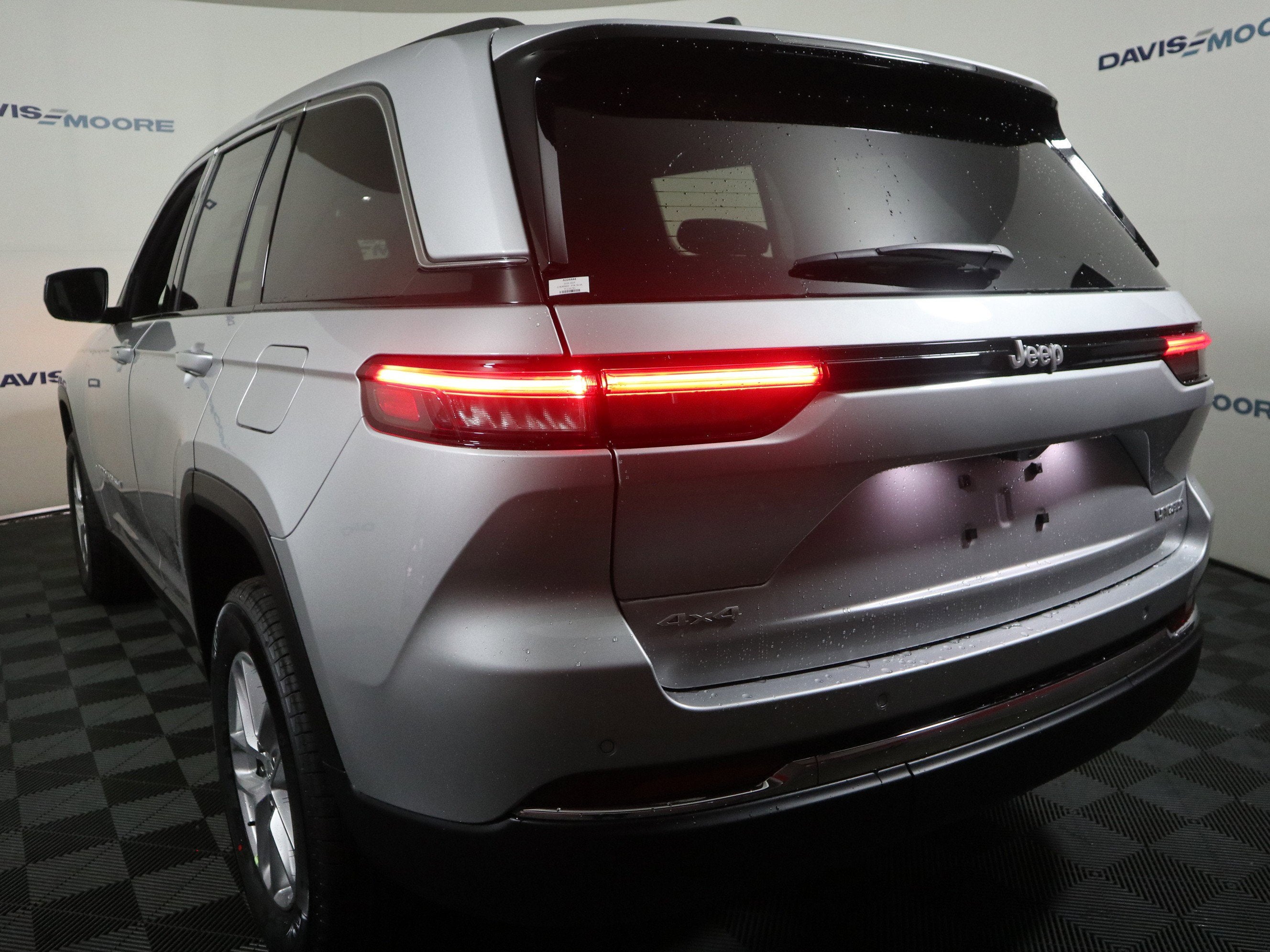 2026 Jeep Grand Cherokee Laredo X 4x4