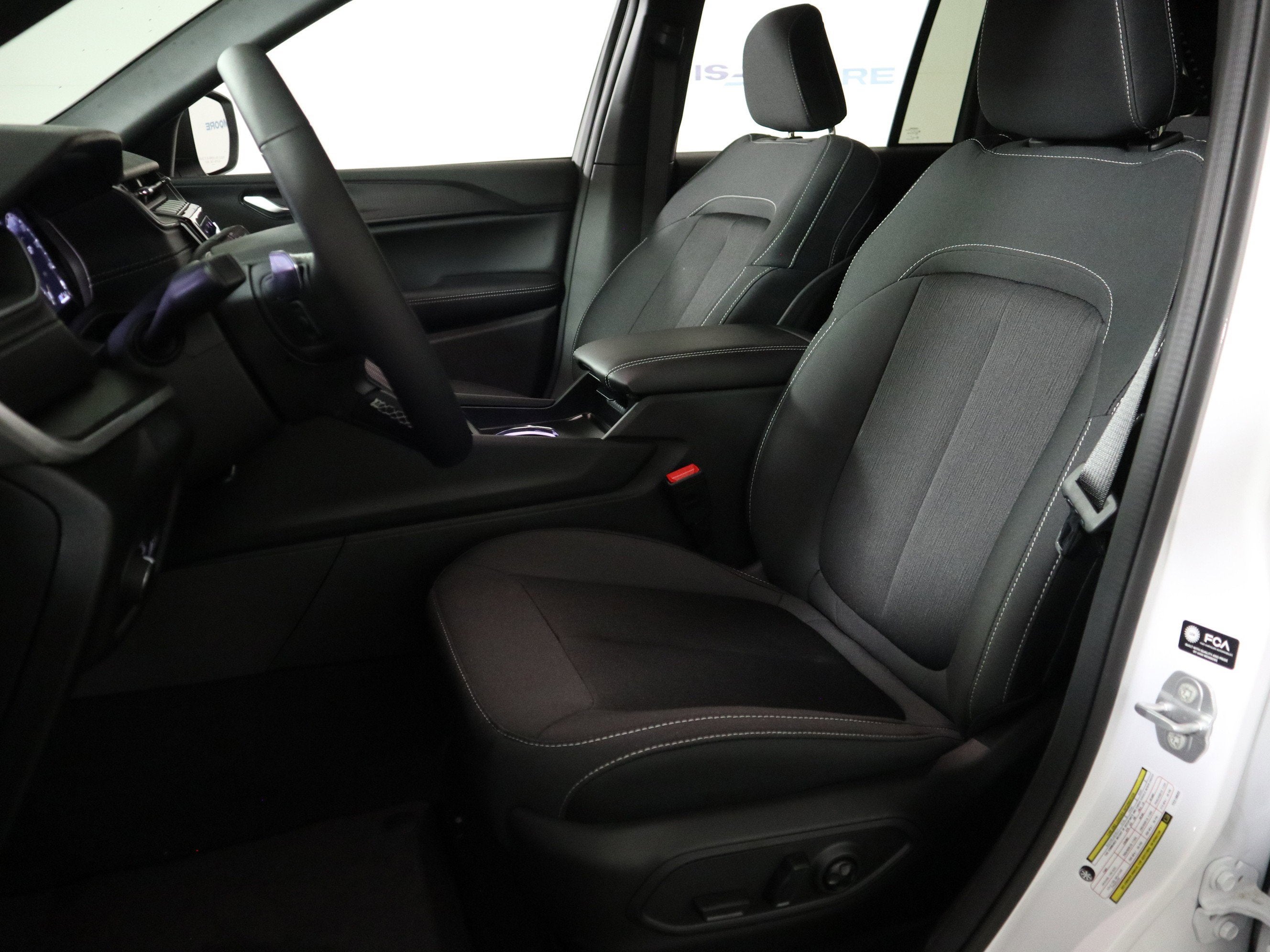 2026 Jeep Grand Cherokee Laredo X 4x4