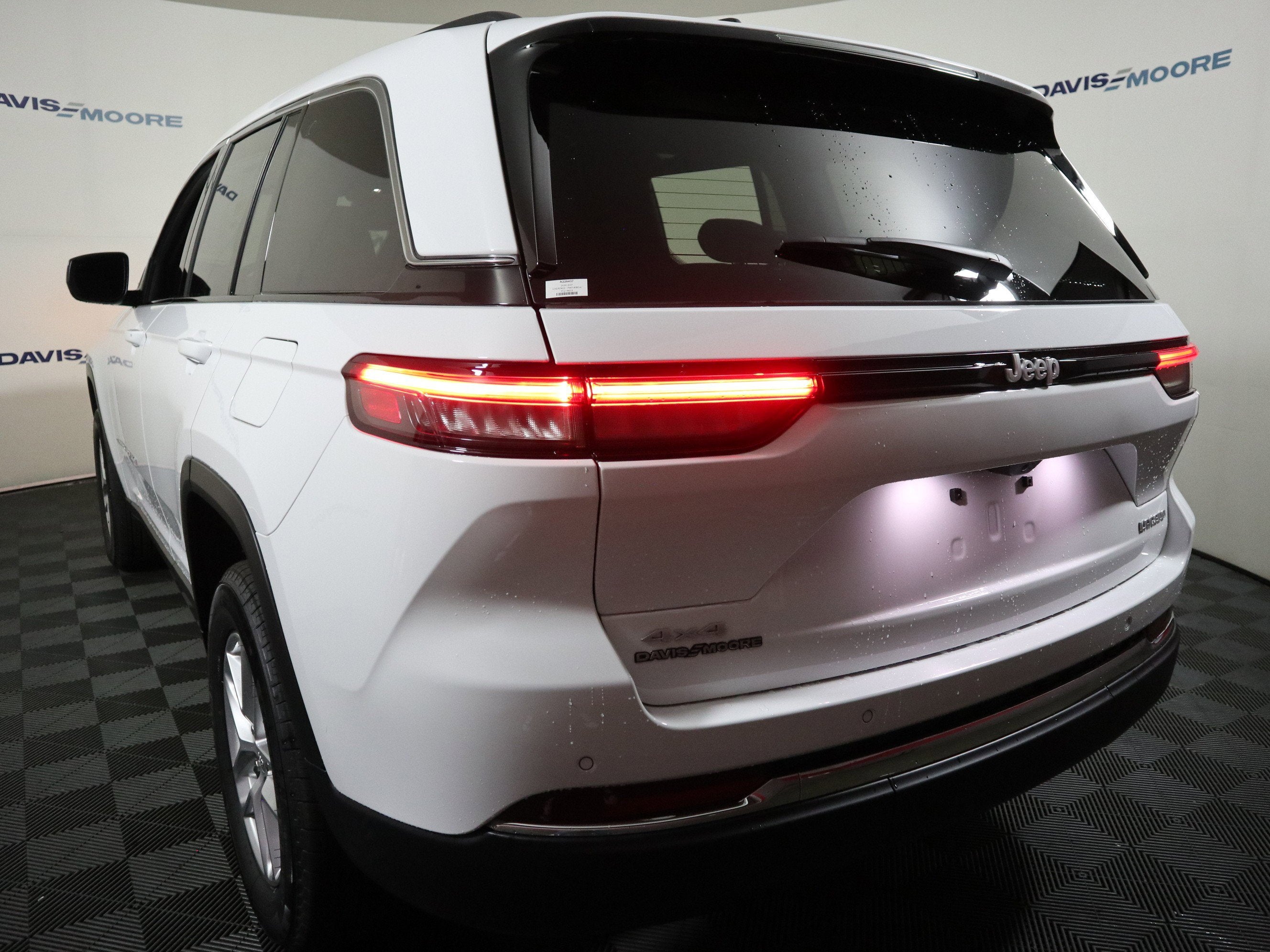 2026 Jeep Grand Cherokee Laredo X 4x4