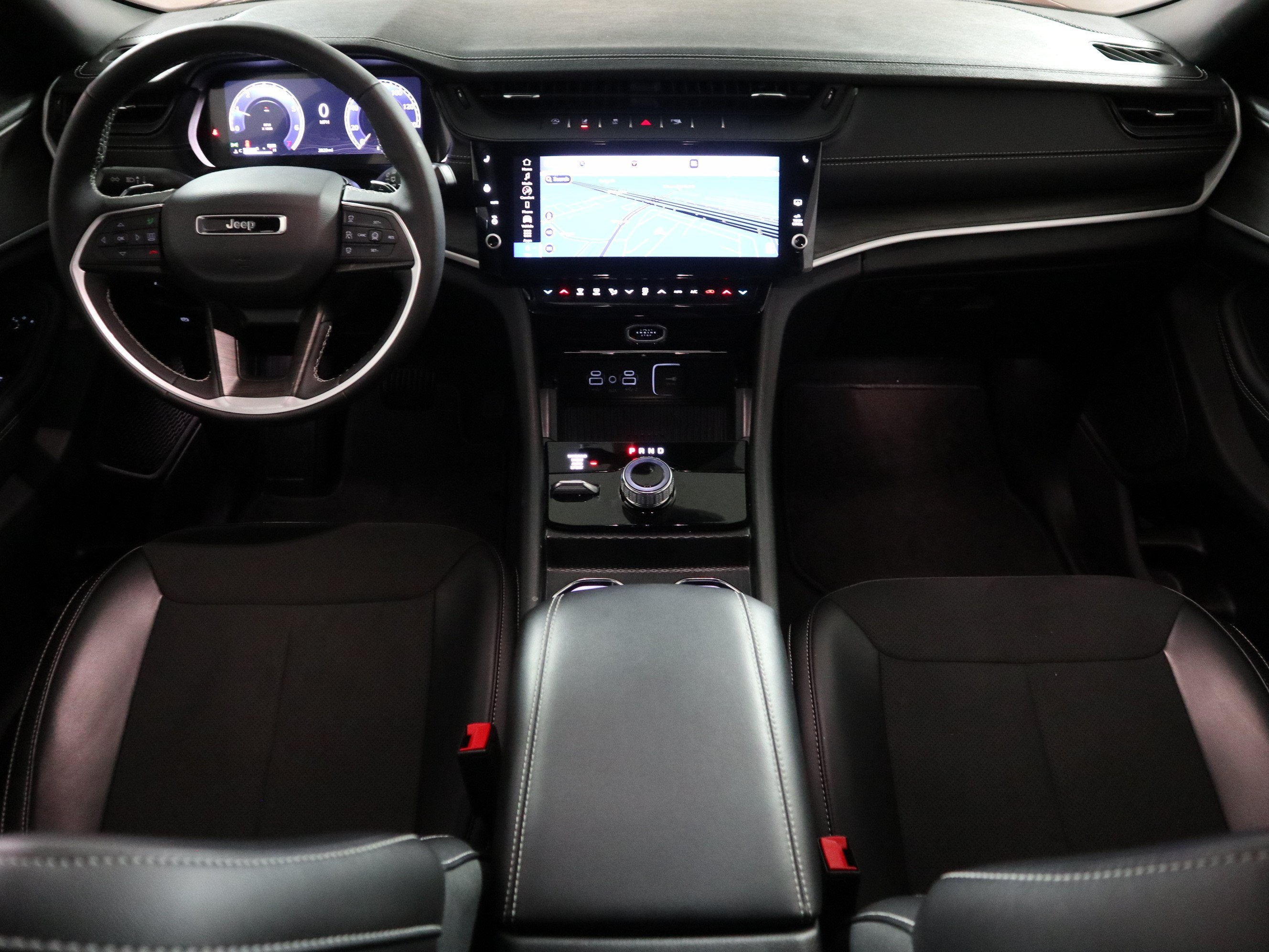 2026 Jeep Grand Cherokee Laredo Altitude 4x4