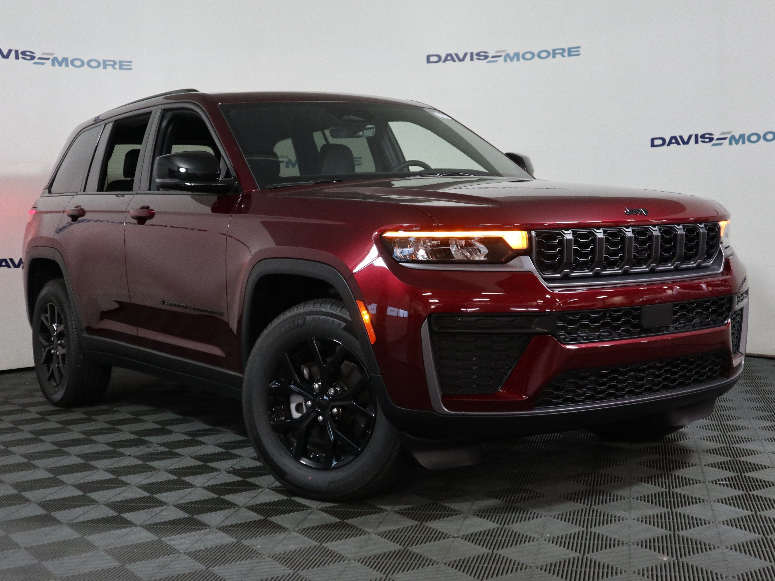 2026 Jeep Grand Cherokee Laredo Altitude 4x4