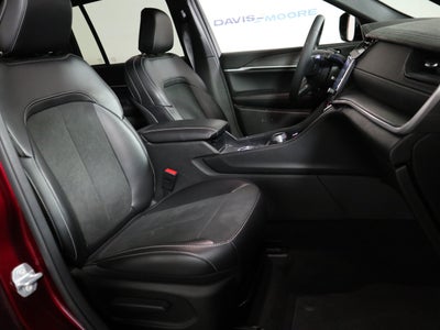 2026 Jeep Grand Cherokee Laredo Altitude 4x4