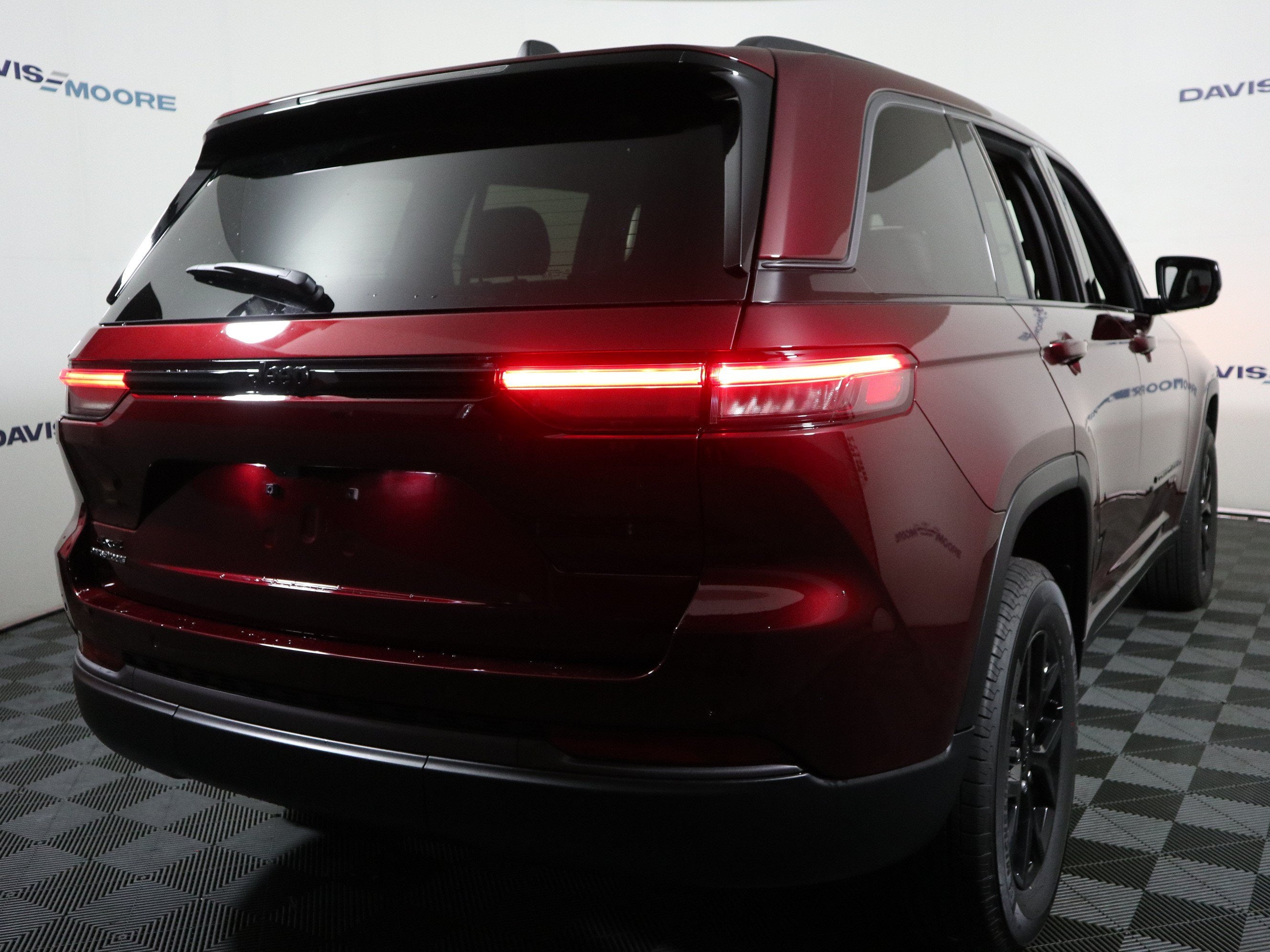 2026 Jeep Grand Cherokee Laredo Altitude 4x4