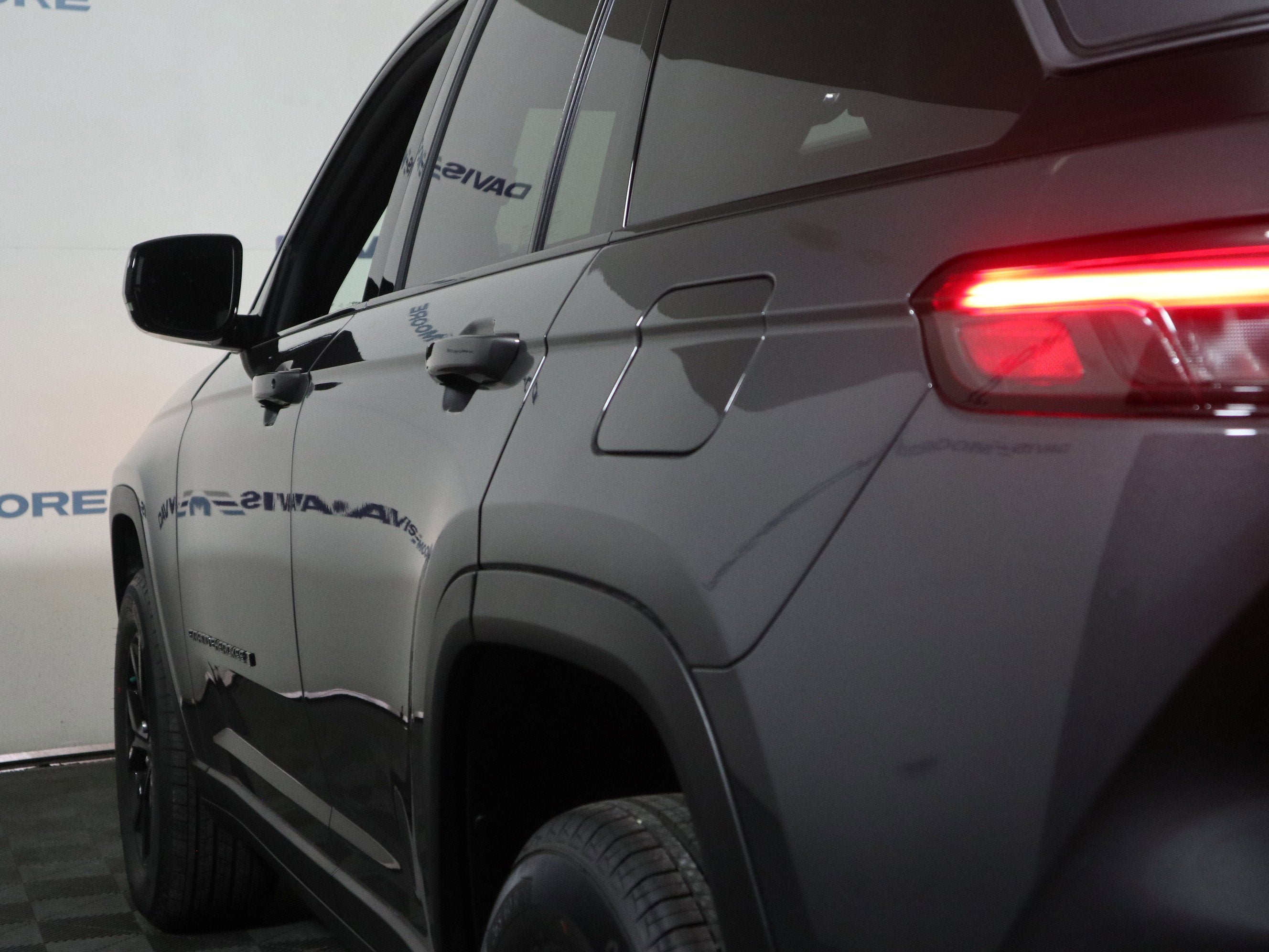 2026 Jeep Grand Cherokee Laredo Altitude 4x4