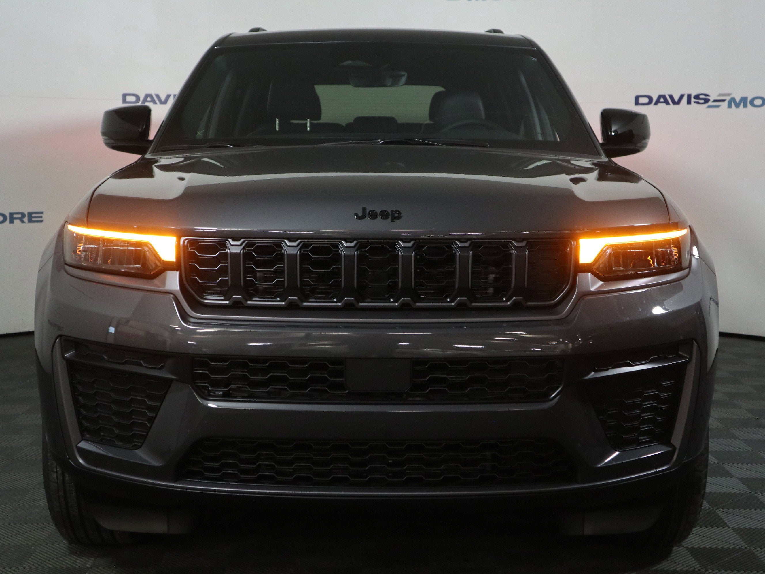 2026 Jeep Grand Cherokee Laredo Altitude 4x4