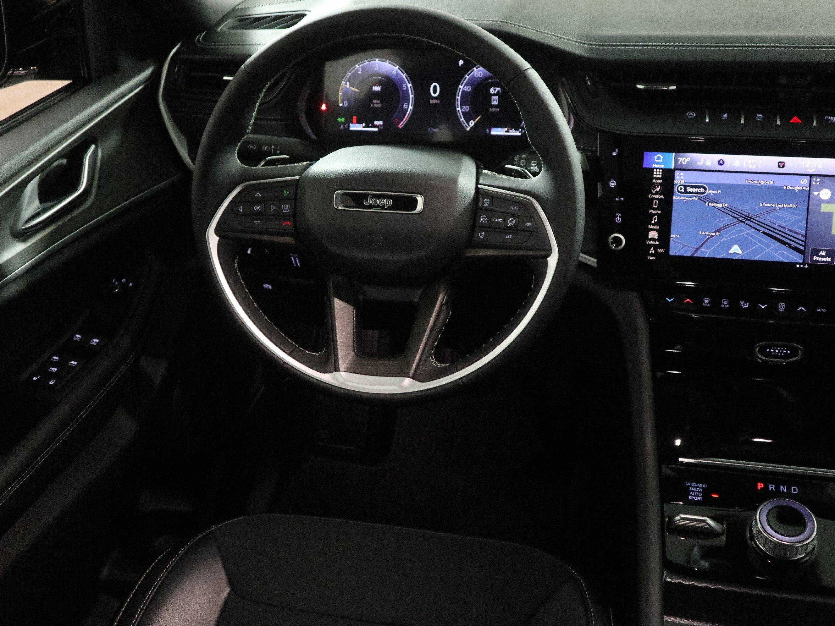 2026 Jeep Grand Cherokee Laredo Altitude 4x4