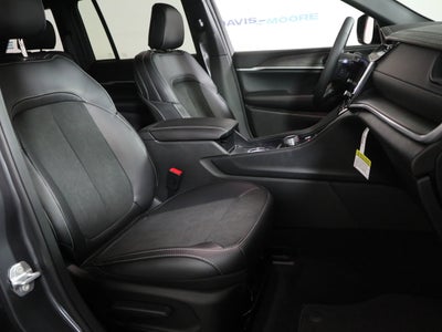 2026 Jeep Grand Cherokee Laredo Altitude 4x4