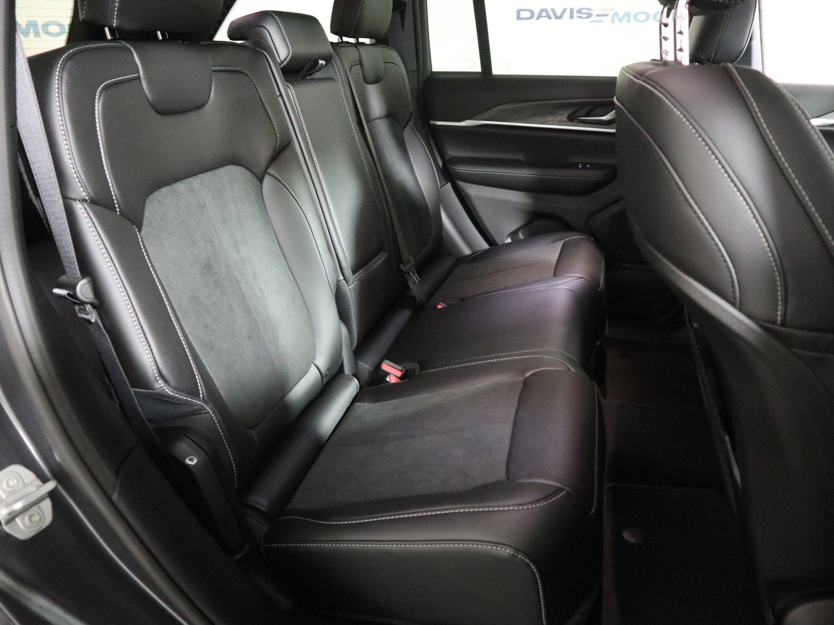 2026 Jeep Grand Cherokee Laredo Altitude 4x4