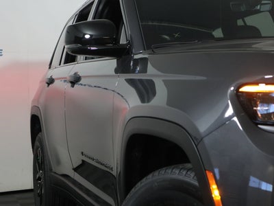 2026 Jeep Grand Cherokee Laredo Altitude 4x4