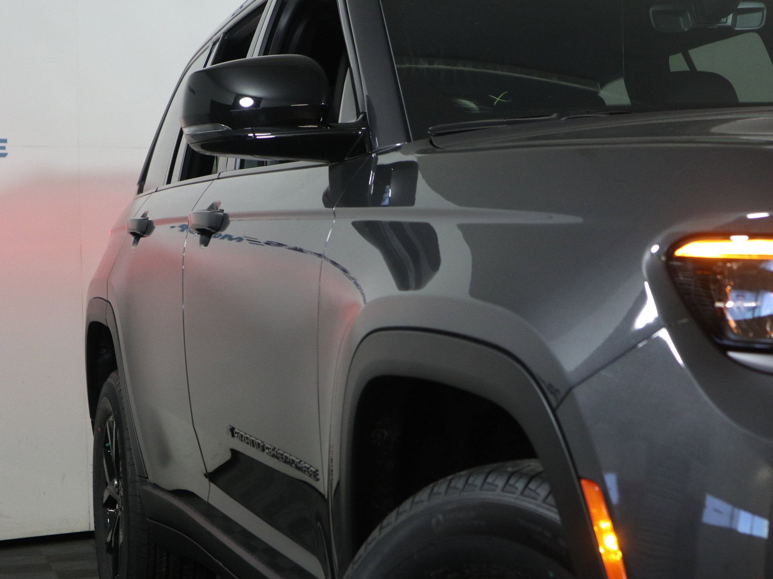 2026 Jeep Grand Cherokee Laredo Altitude 4x4