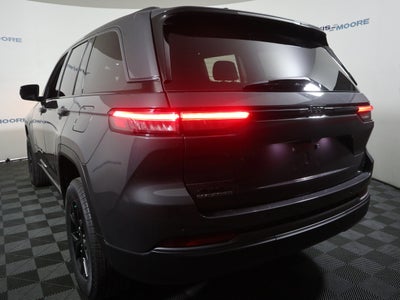 2026 Jeep Grand Cherokee Laredo Altitude 4x4