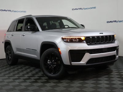 2026 Jeep Grand Cherokee Laredo Altitude 4x4