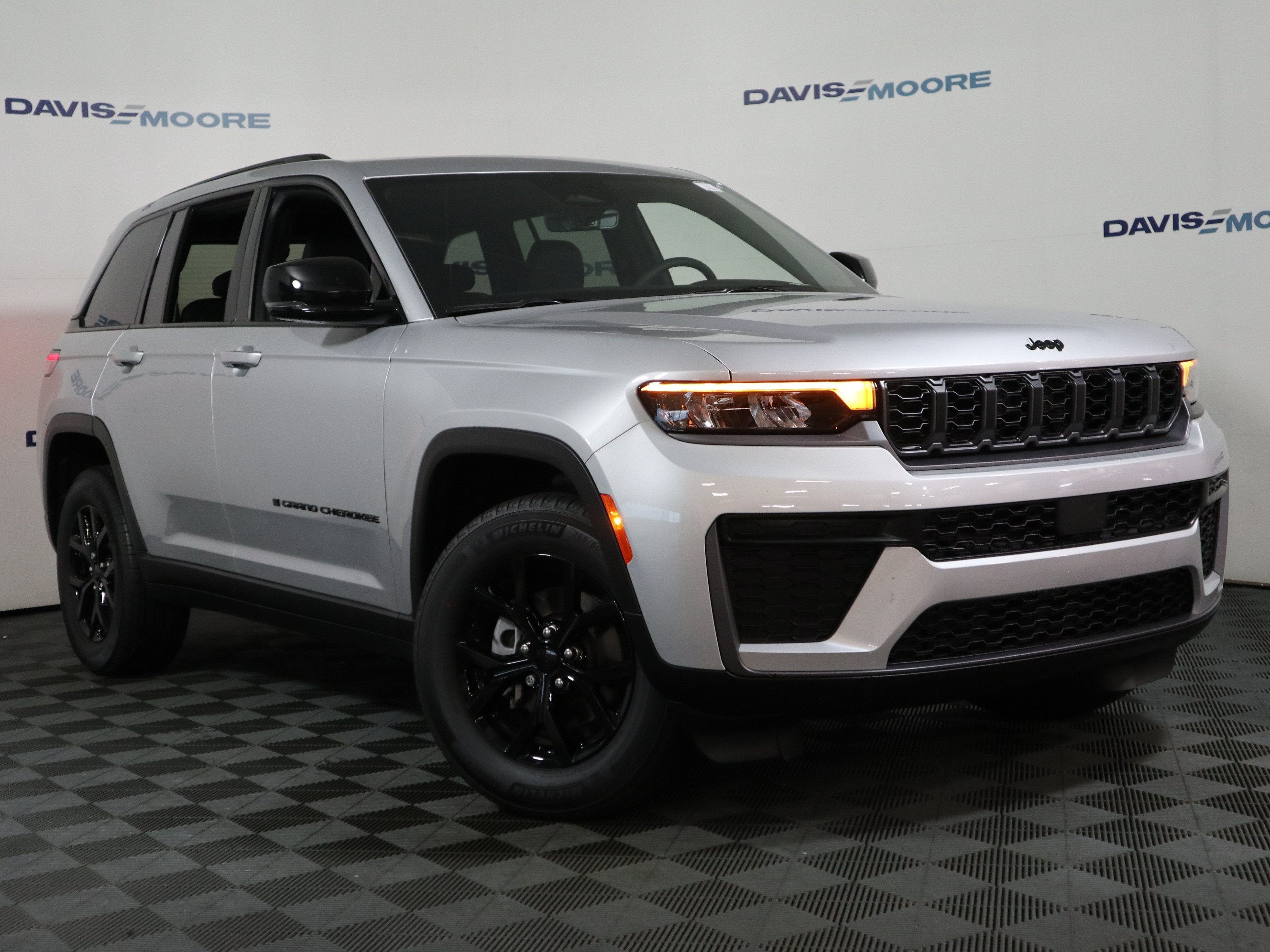 2026 Jeep Grand Cherokee Laredo Altitude 4x4