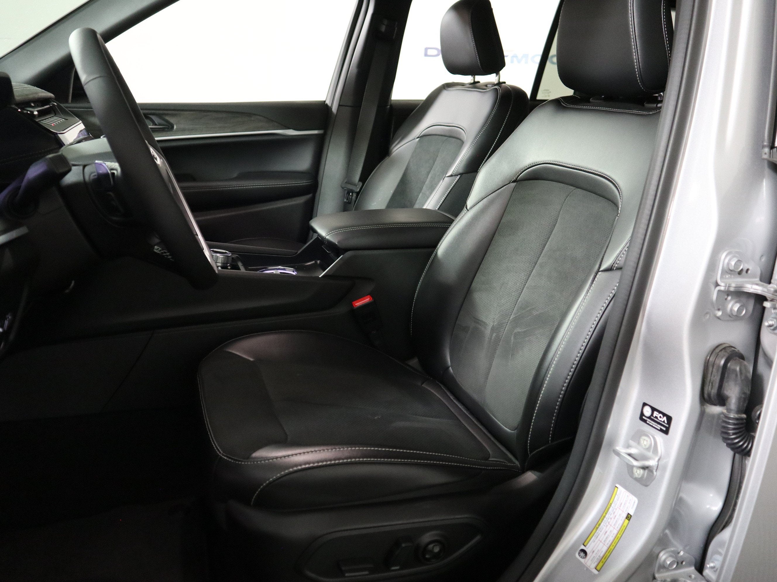 2026 Jeep Grand Cherokee Laredo Altitude 4x4