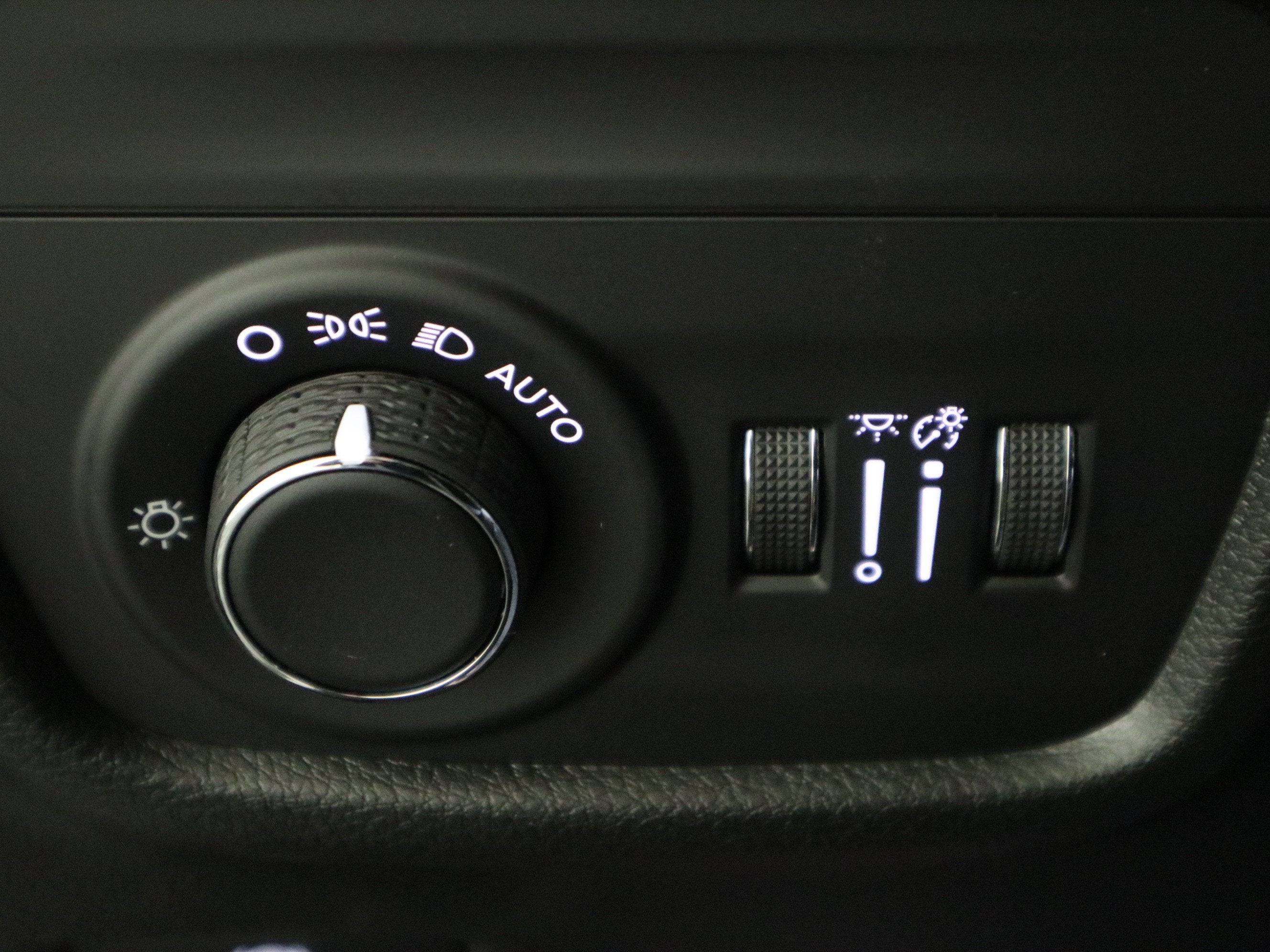 2026 Jeep Grand Cherokee Laredo Altitude 4x4