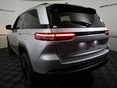 2026 Jeep Grand Cherokee Laredo Altitude 4x4