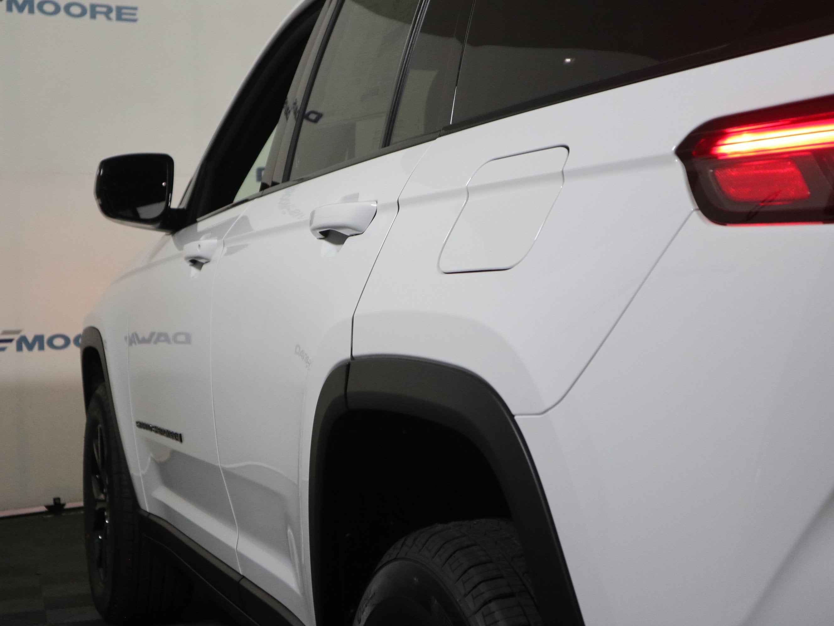 2026 Jeep Grand Cherokee Laredo Altitude 4x4