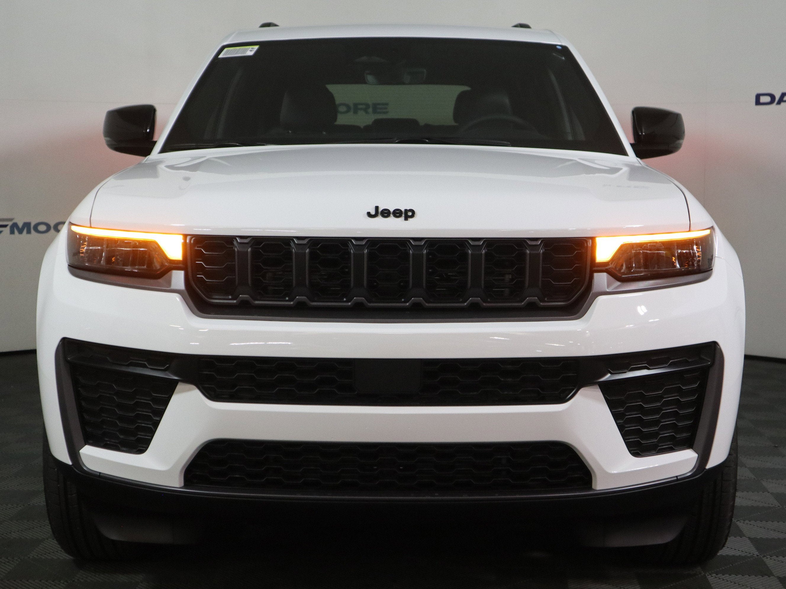 2026 Jeep Grand Cherokee Laredo Altitude 4x4